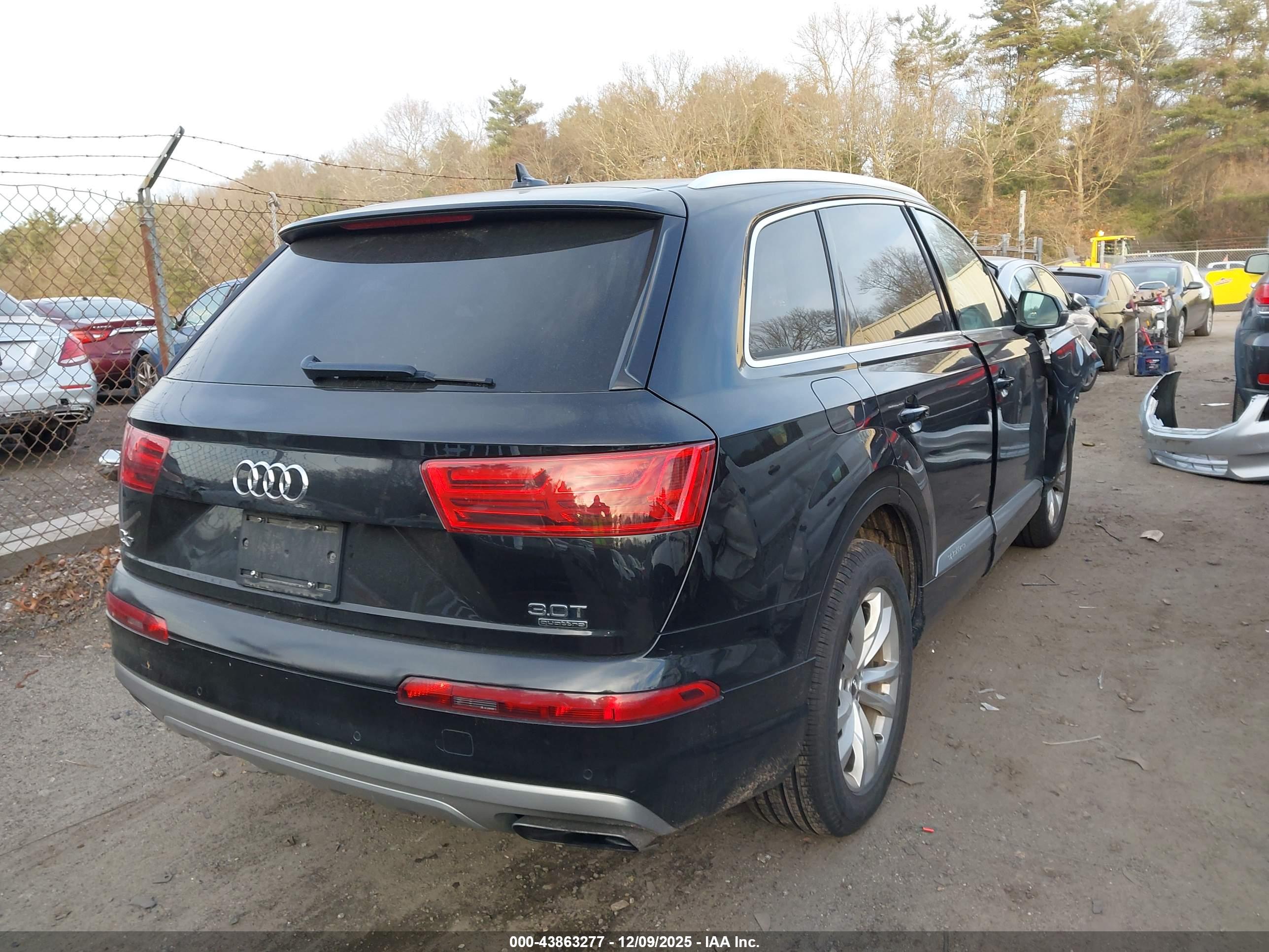 AUDI Q7 image 4