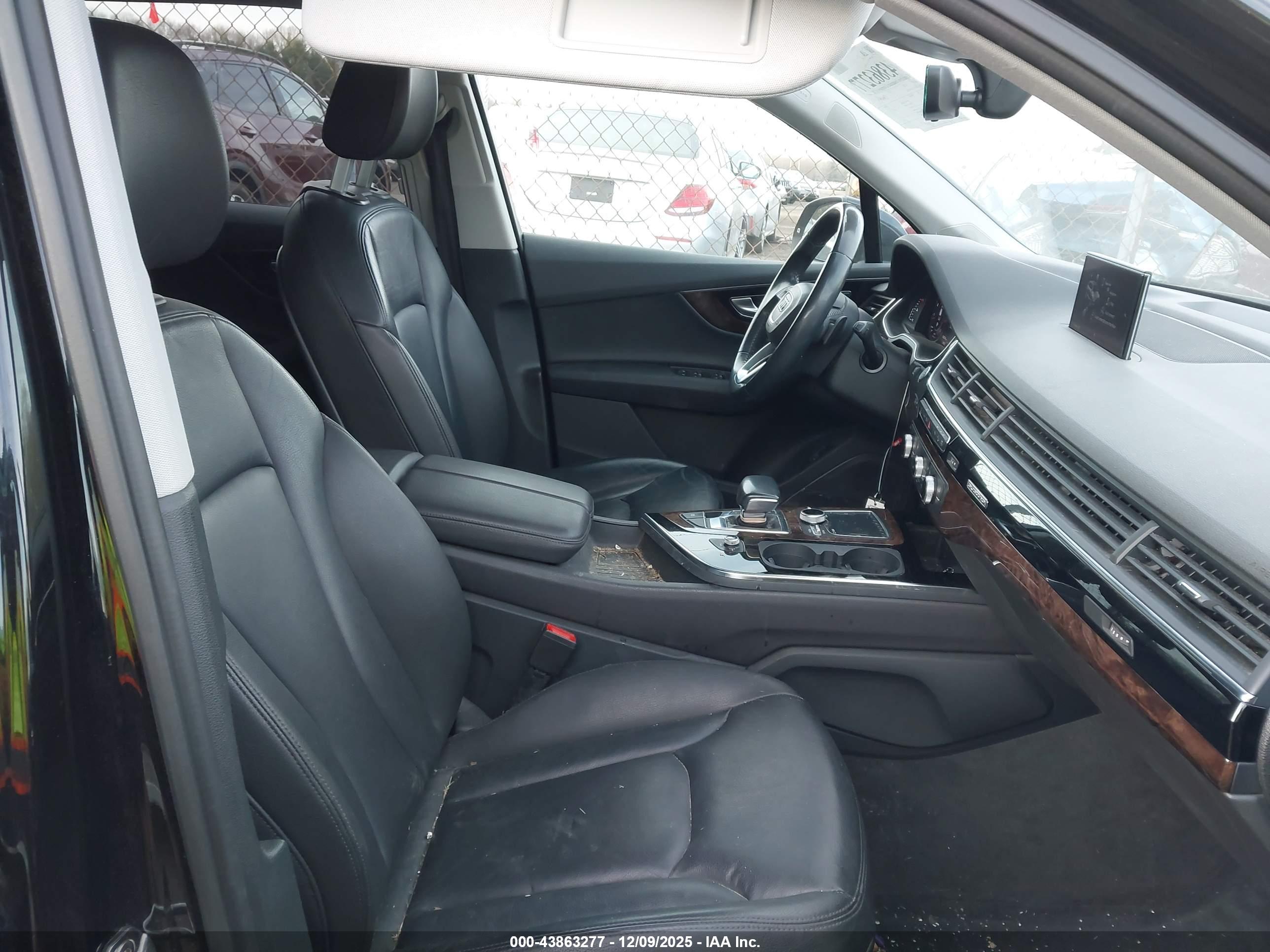 AUDI Q7 image 5