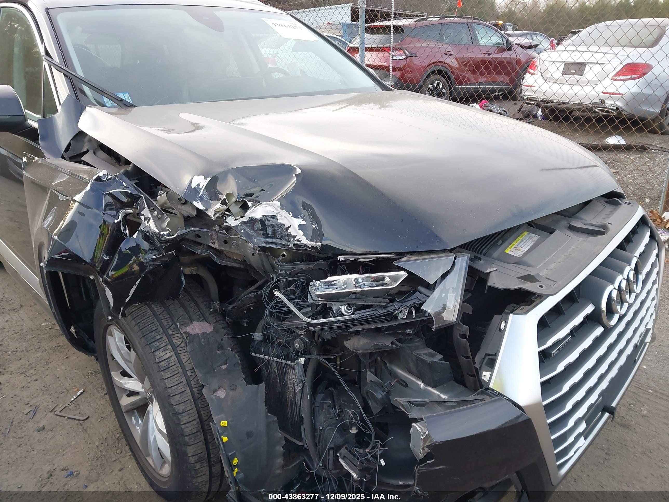 AUDI Q7 image 6