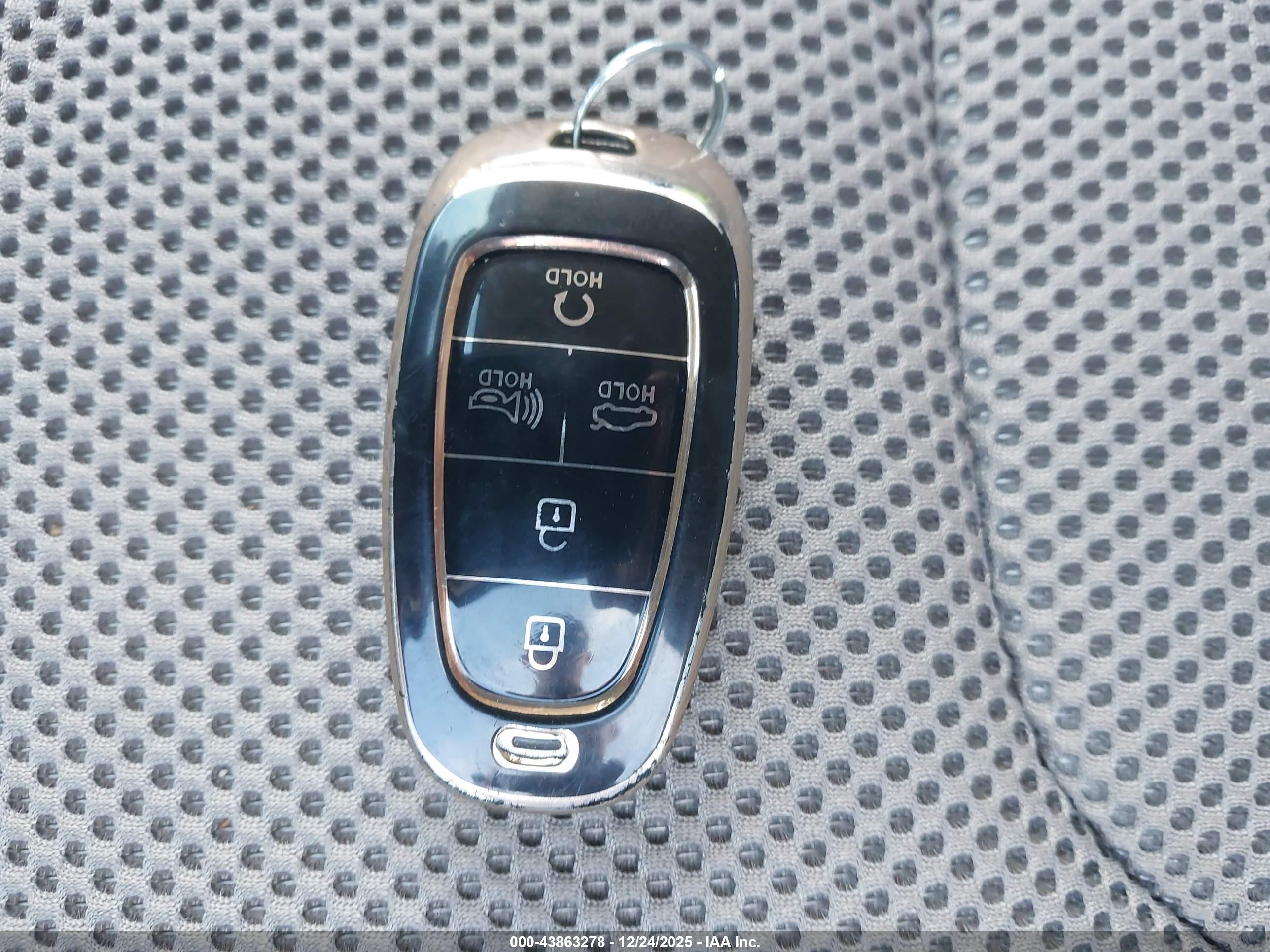 HYUNDAI SANTA image 11