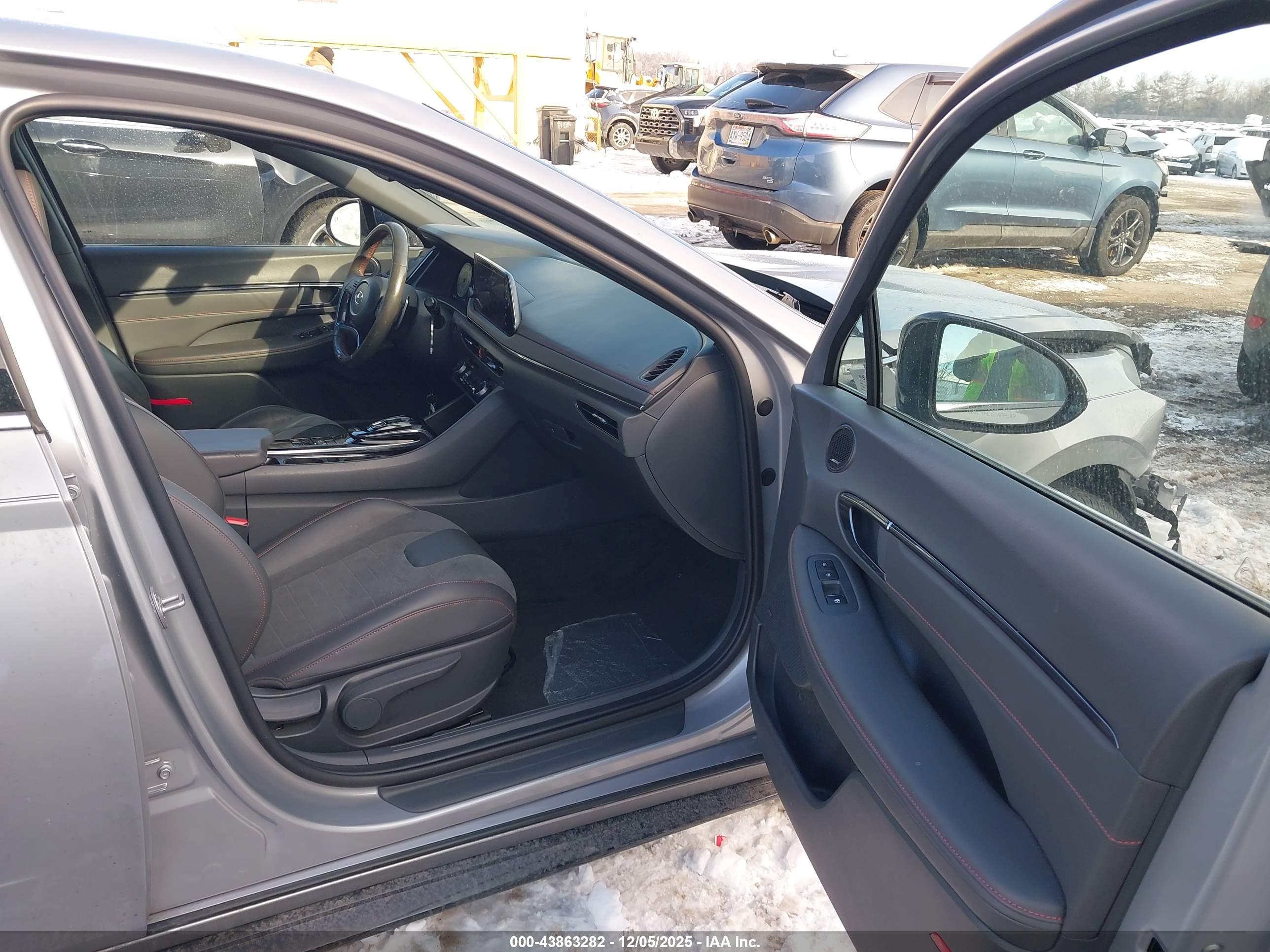 HYUNDAI SONATA image 5