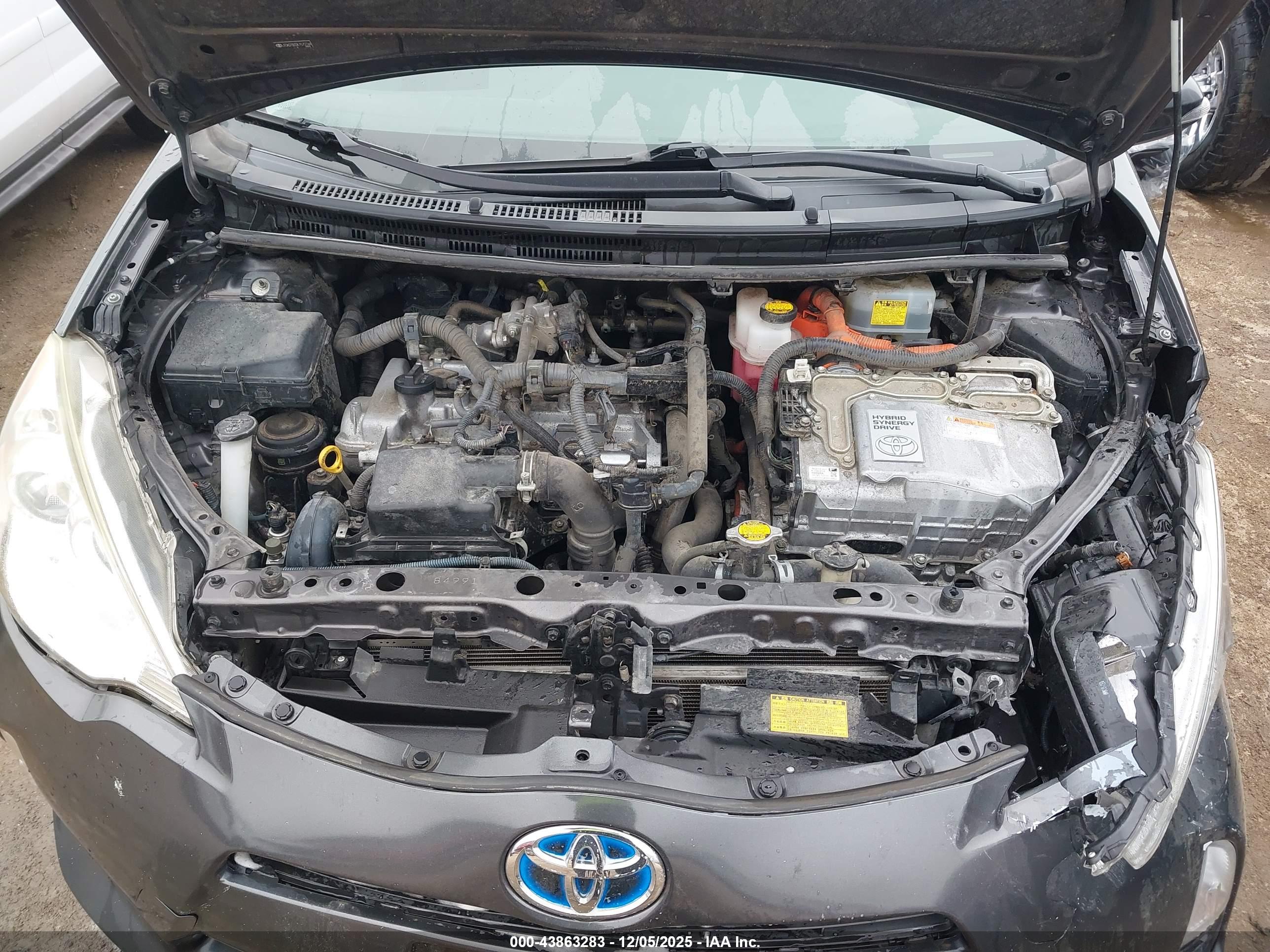 TOYOTA PRIUS image 10