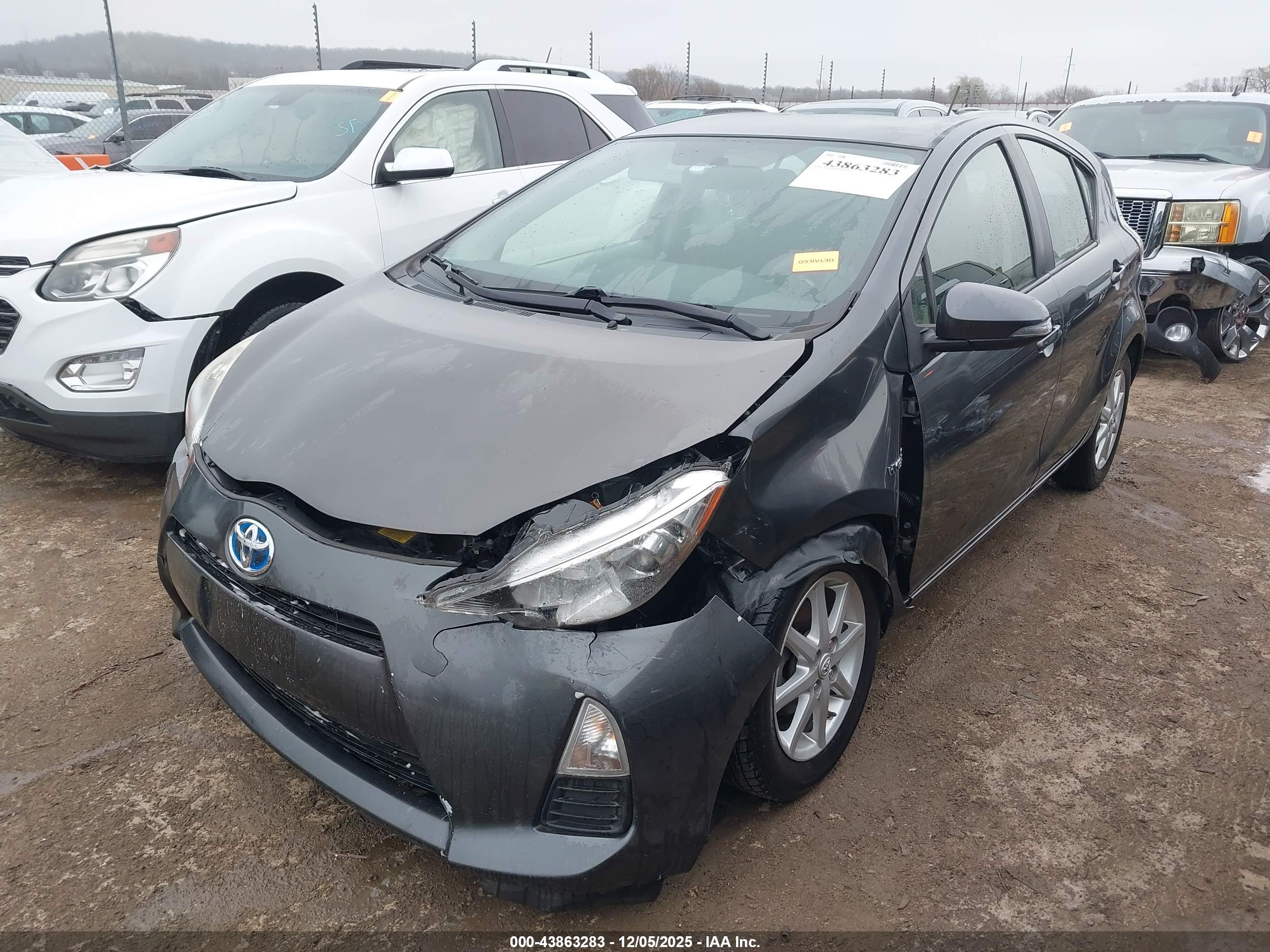 TOYOTA PRIUS image 2
