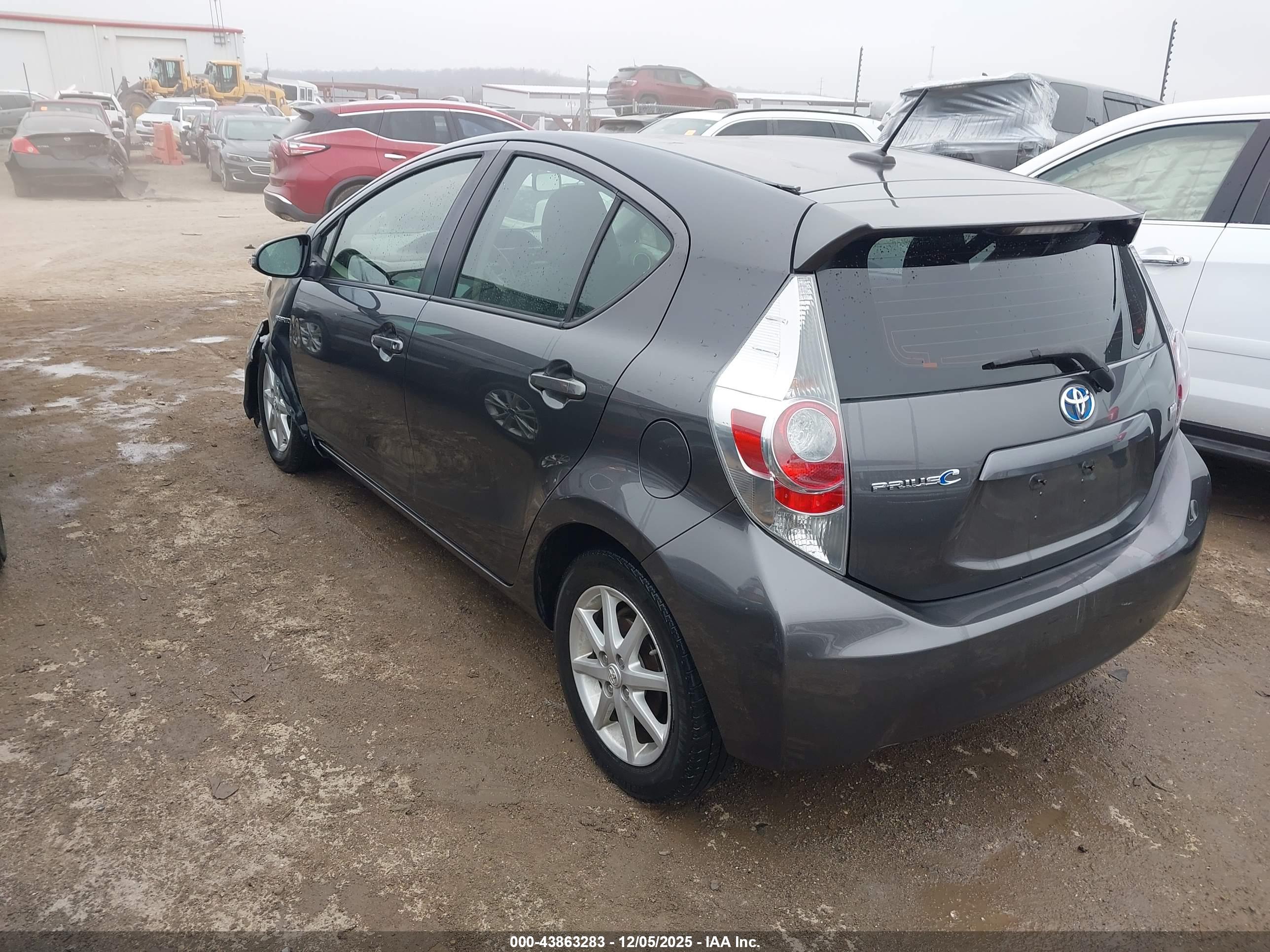 TOYOTA PRIUS image 3
