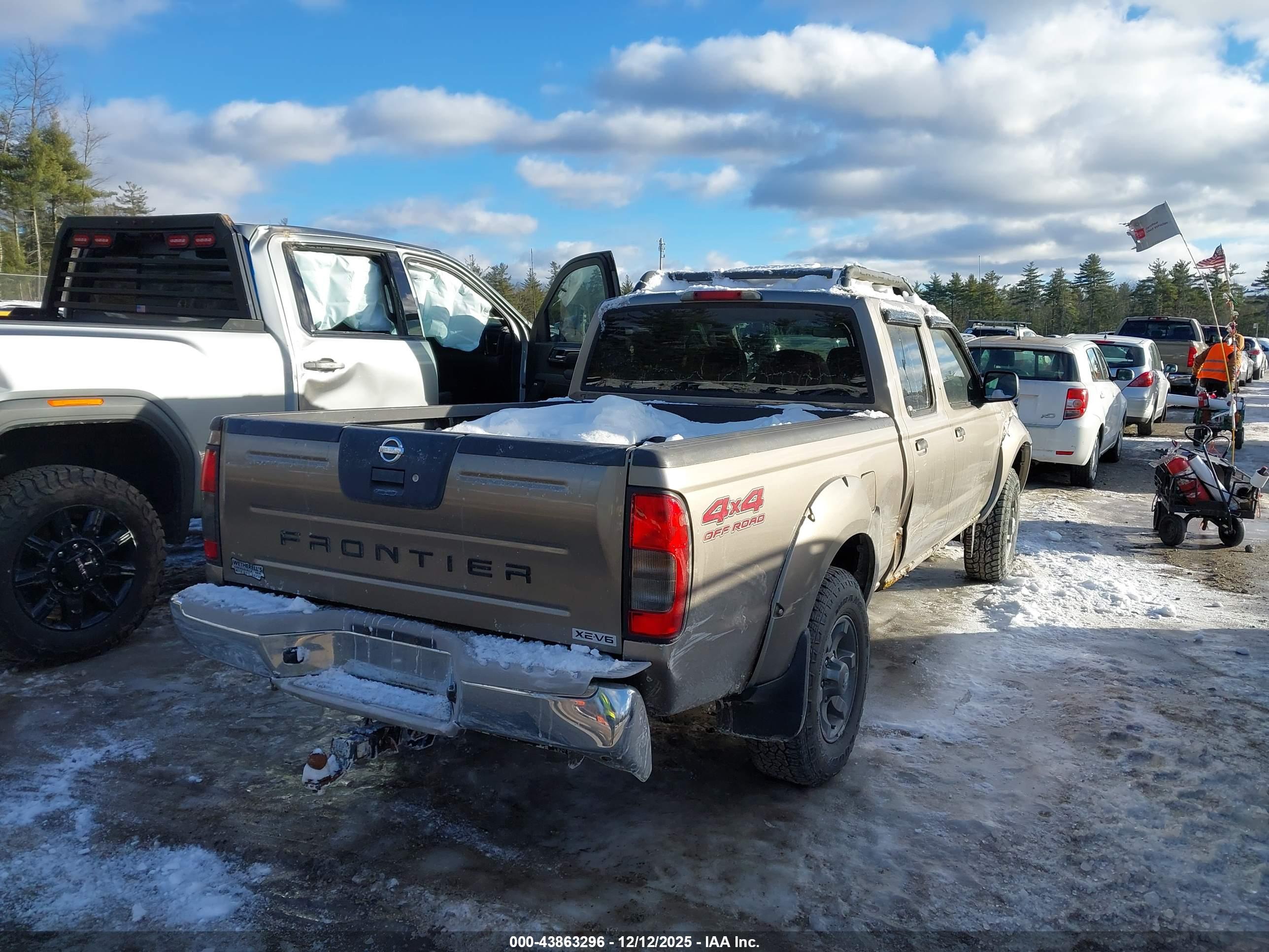 NISSAN FRONTIER image 4