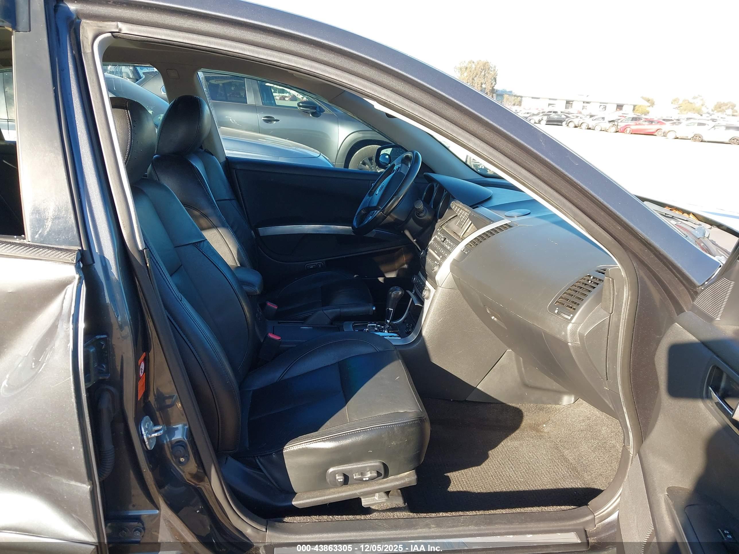 NISSAN MAXIMA image 5