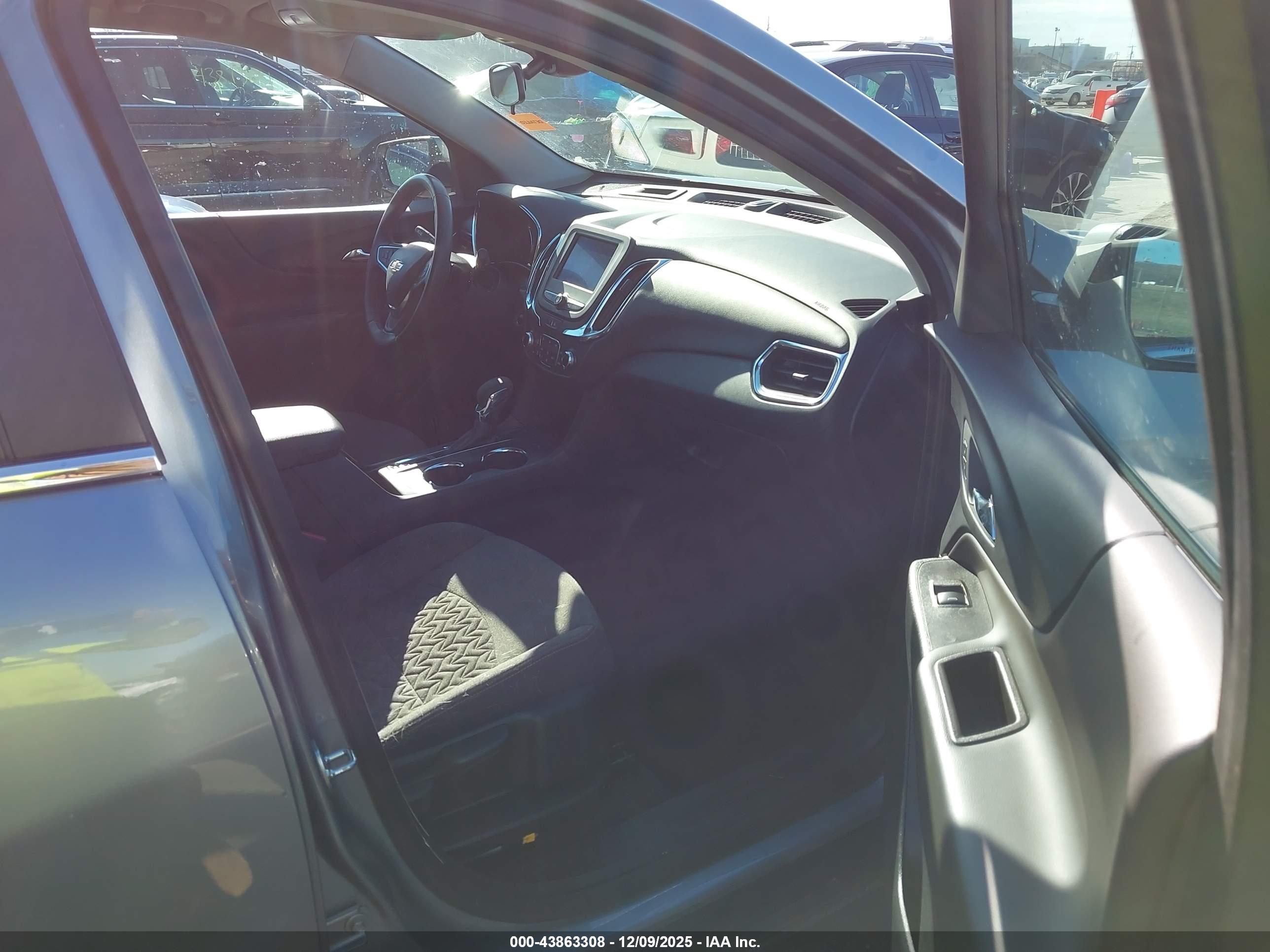 CHEVROLET EQUINOX image 5