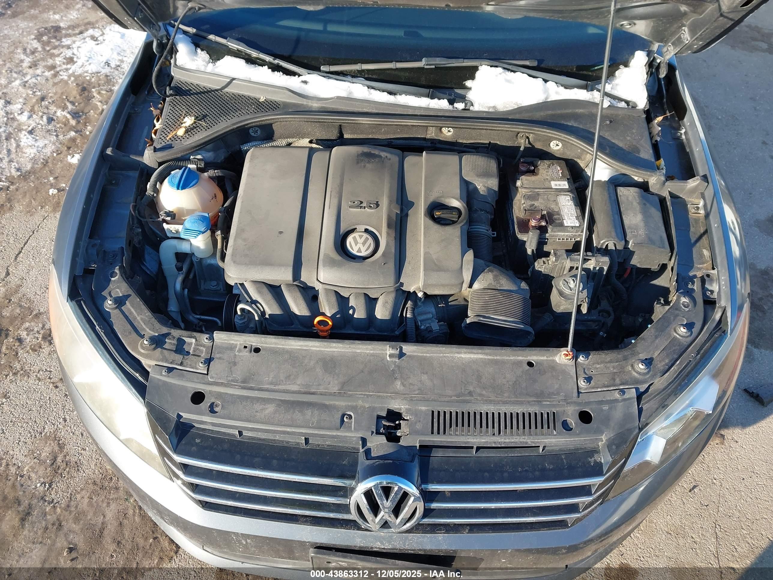 VOLKSWAGEN PASSAT image 10