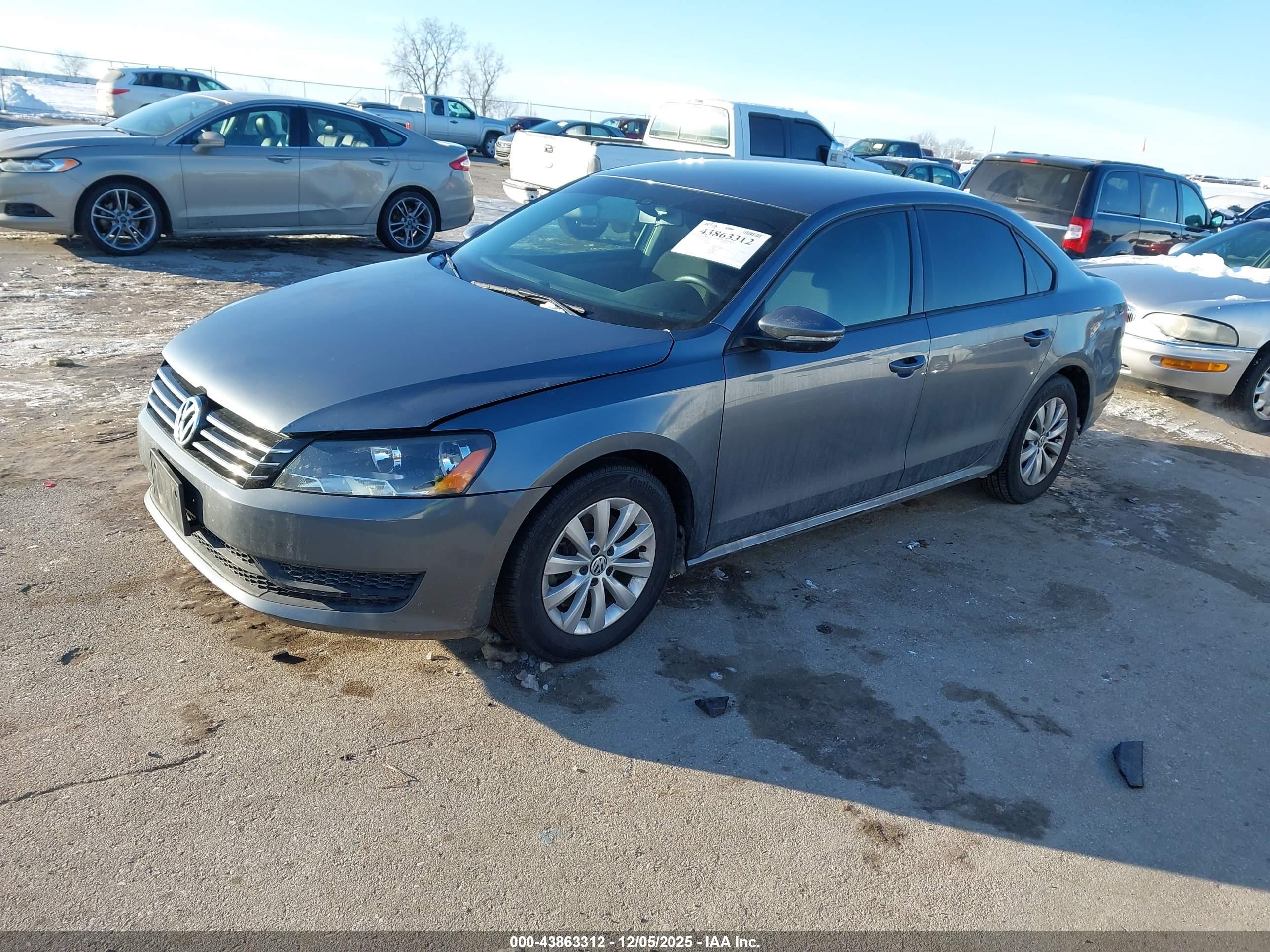 VOLKSWAGEN PASSAT image 2