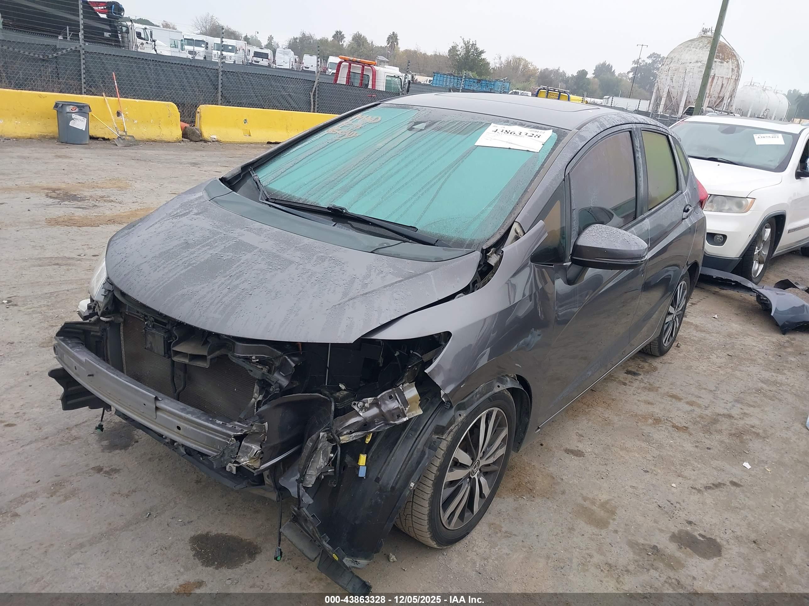HONDA FIT image 2