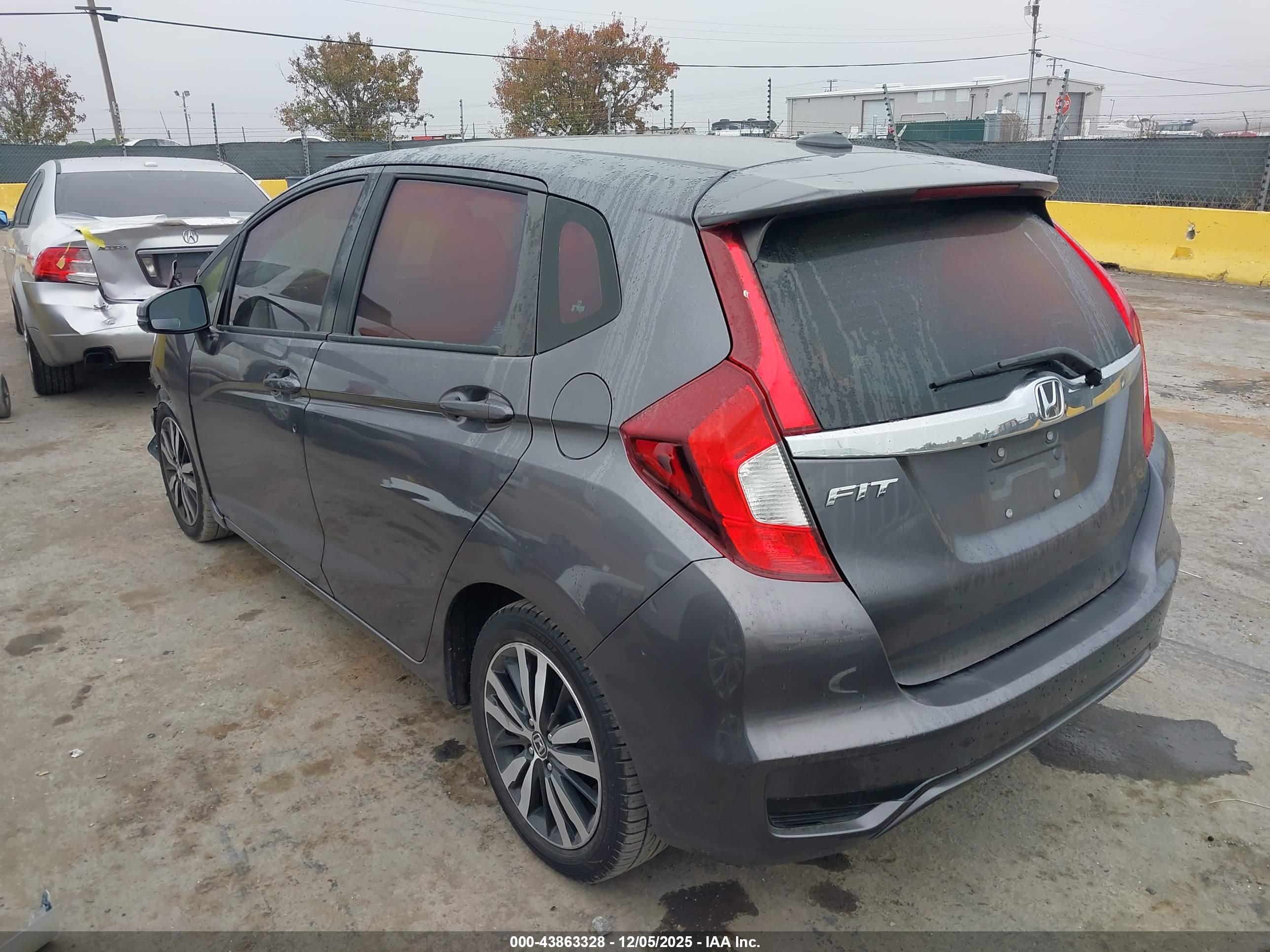 HONDA FIT image 3