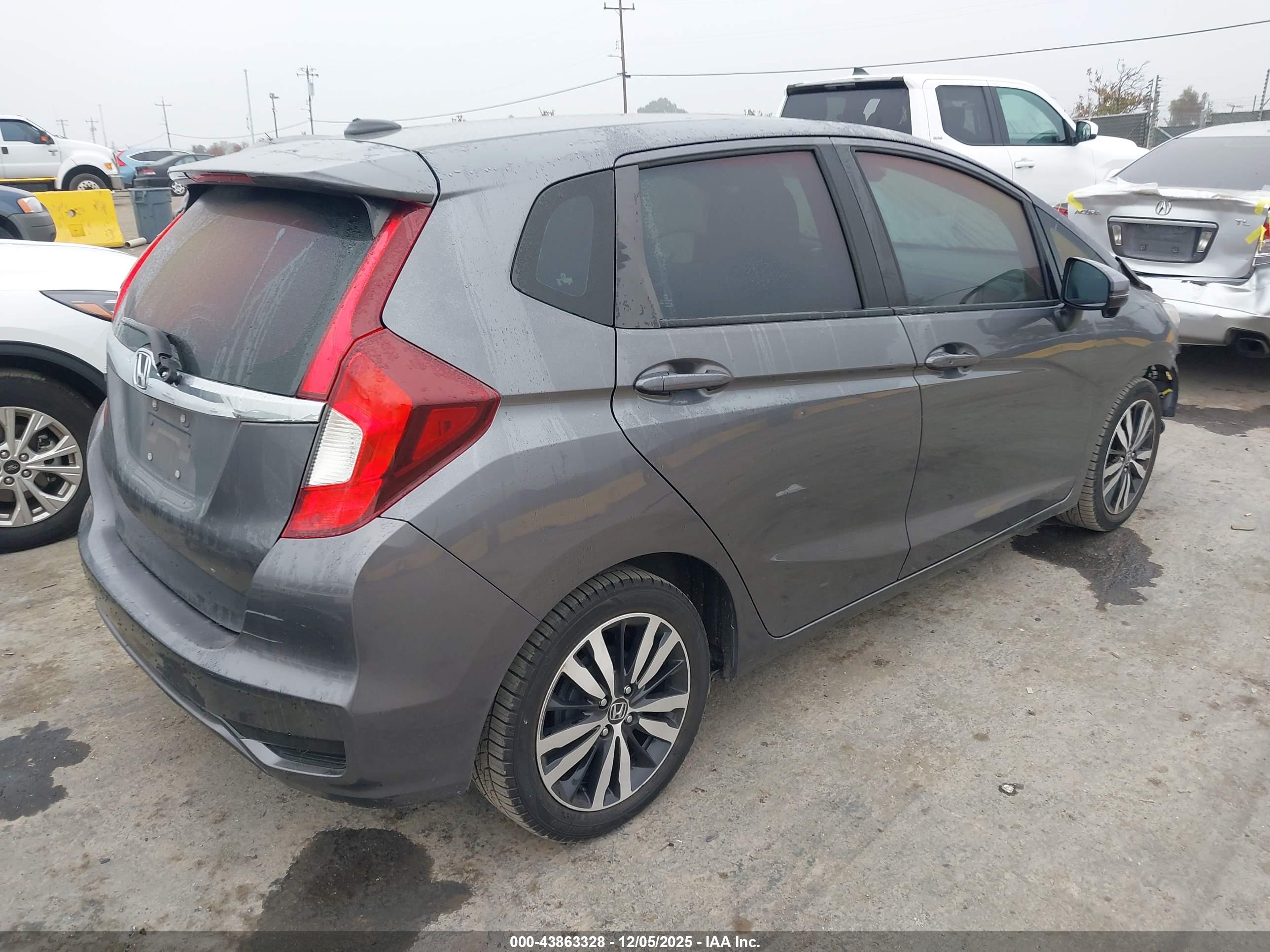 HONDA FIT image 4