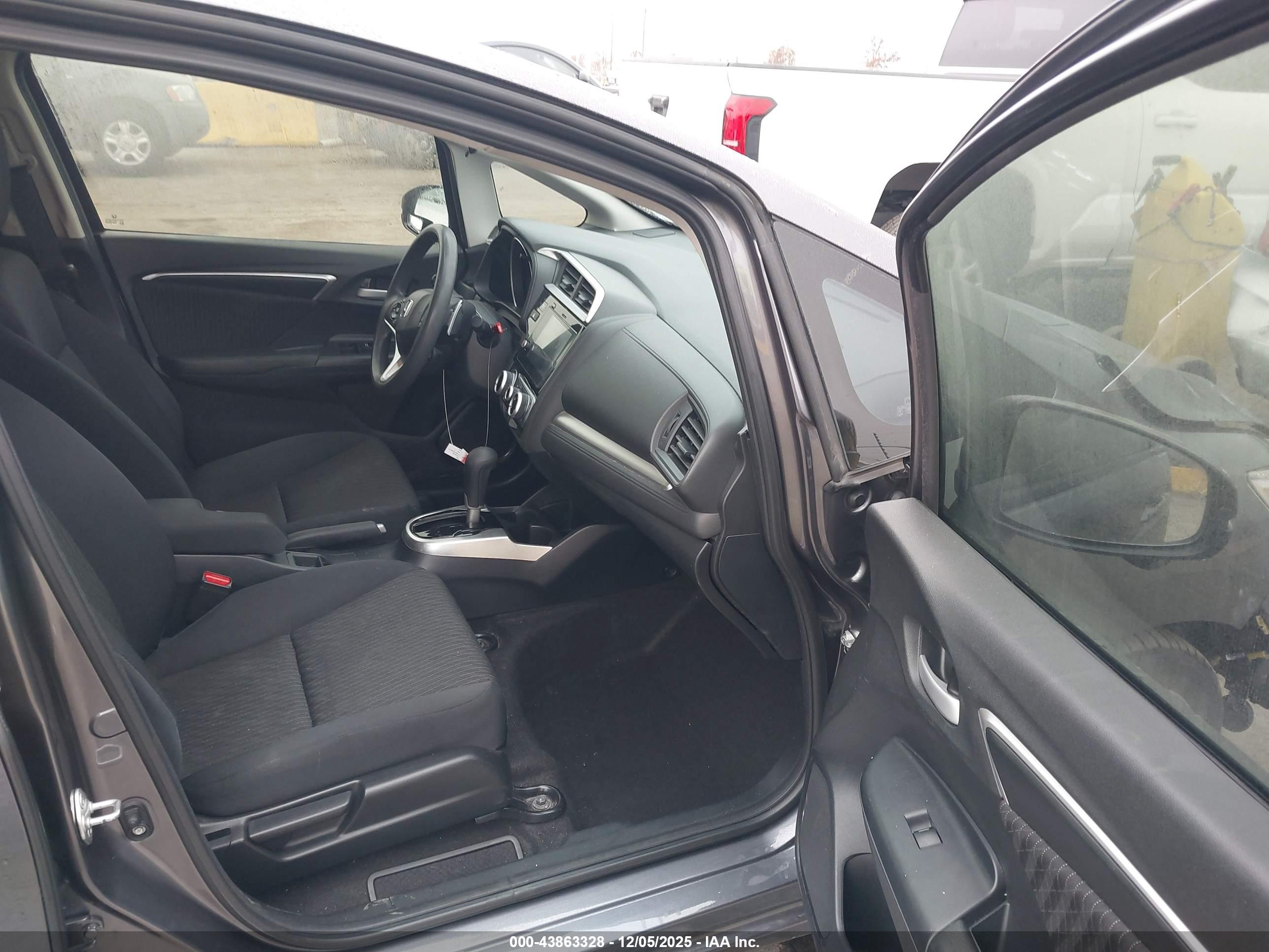 HONDA FIT image 5