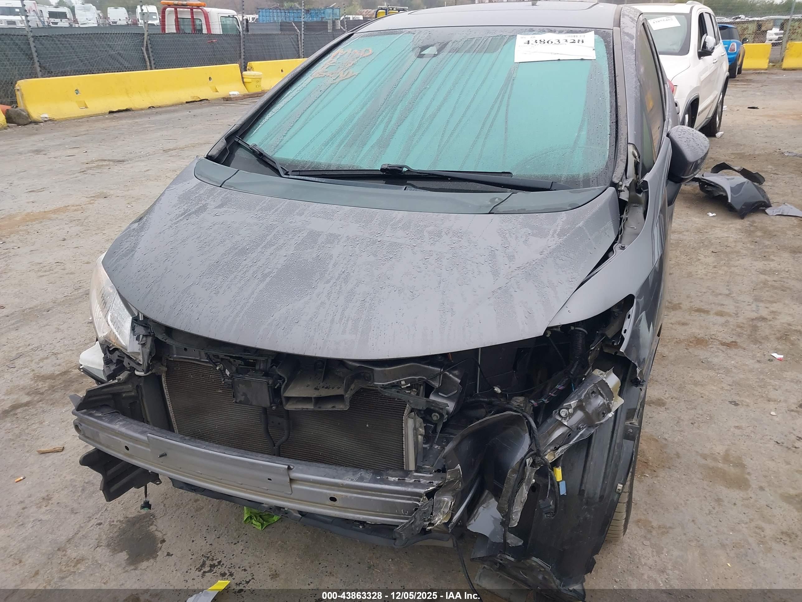 HONDA FIT image 6