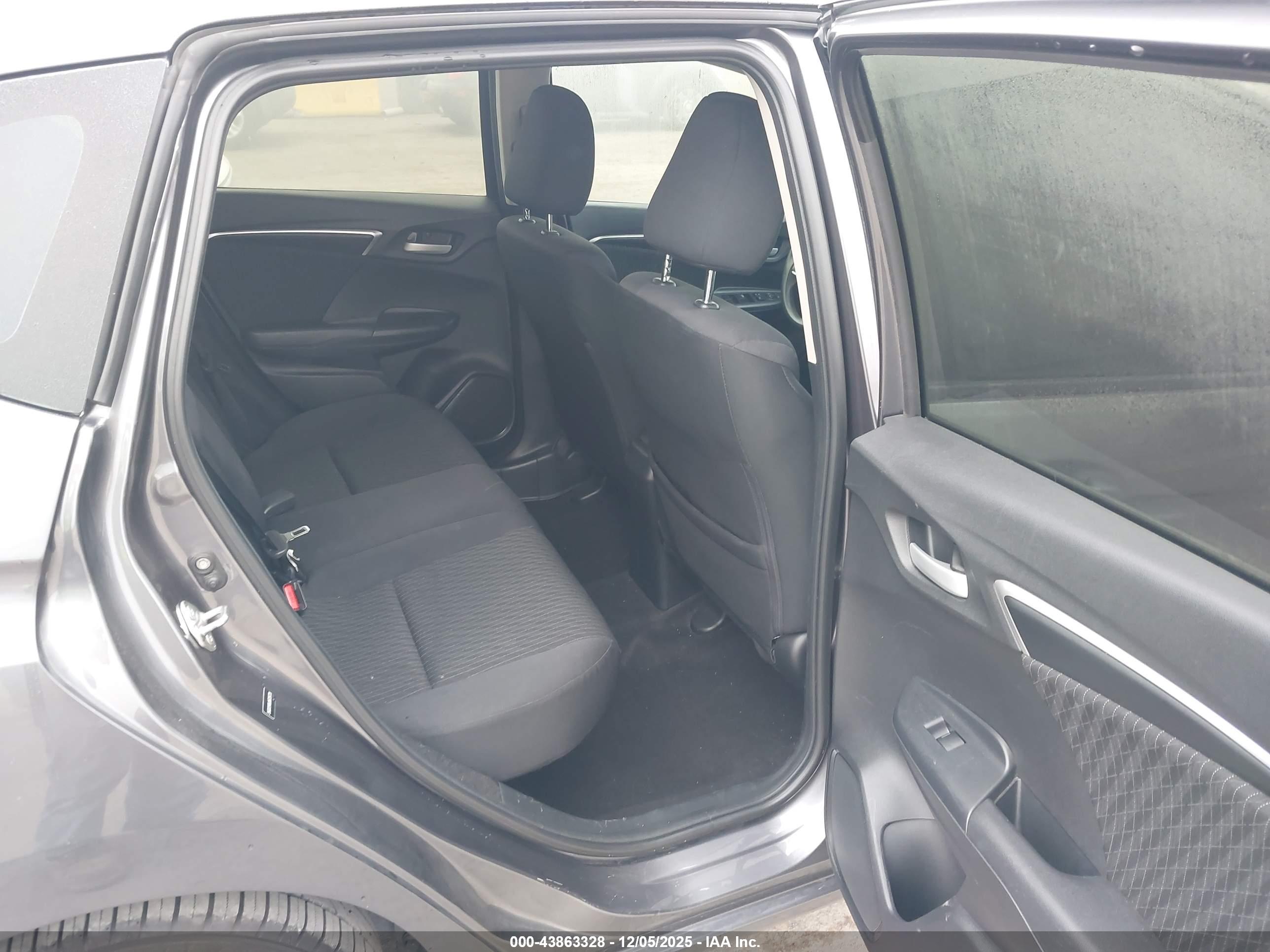 HONDA FIT image 8