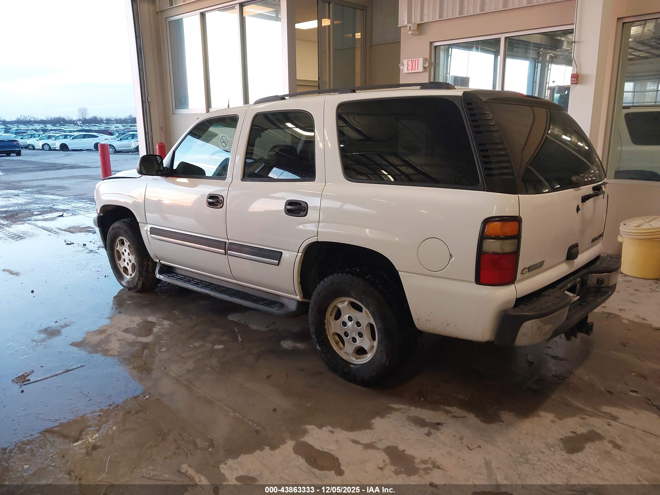 CHEVROLET TAHOE image 3