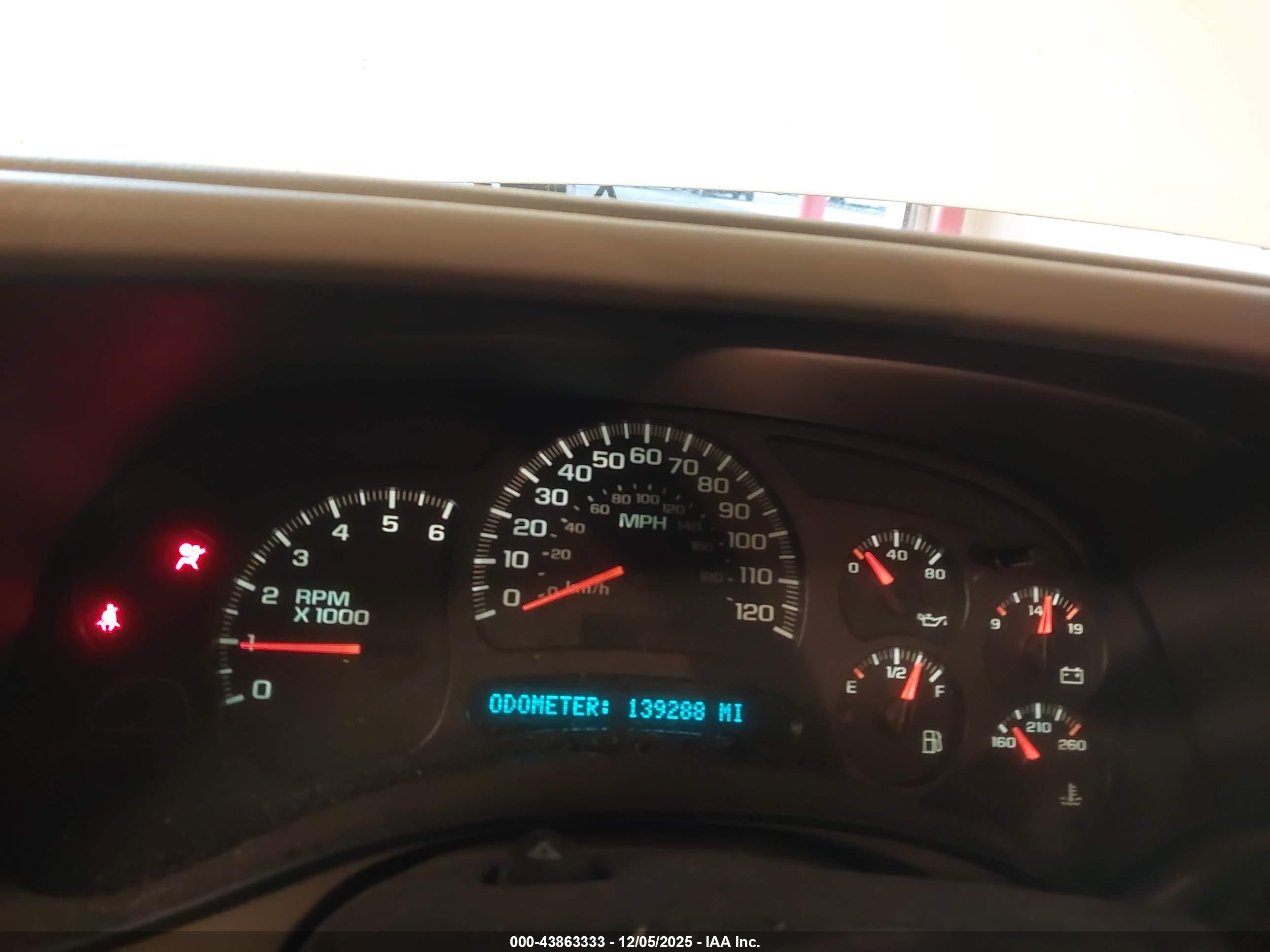CHEVROLET TAHOE image 7