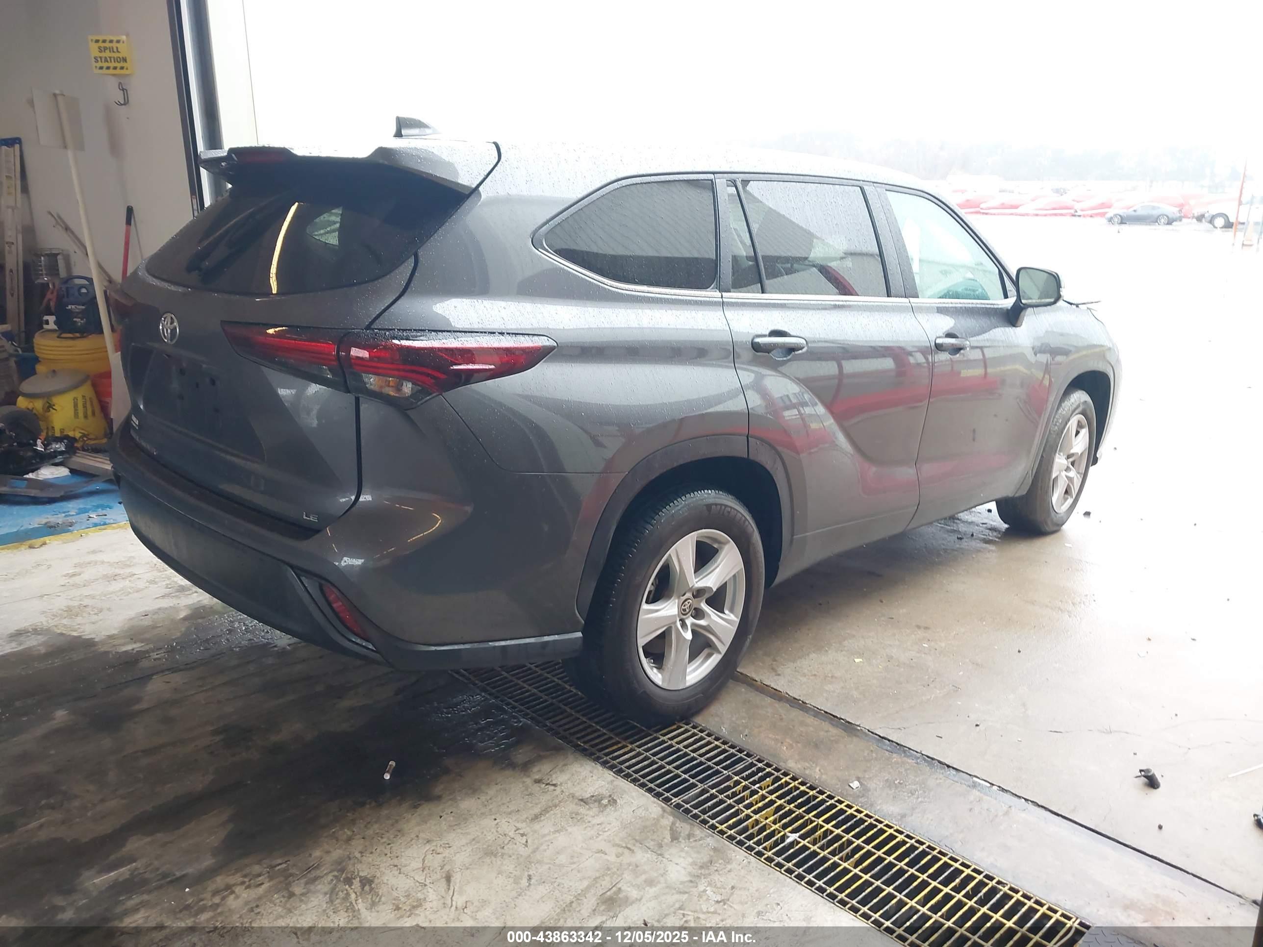TOYOTA HIGHLANDER image 4