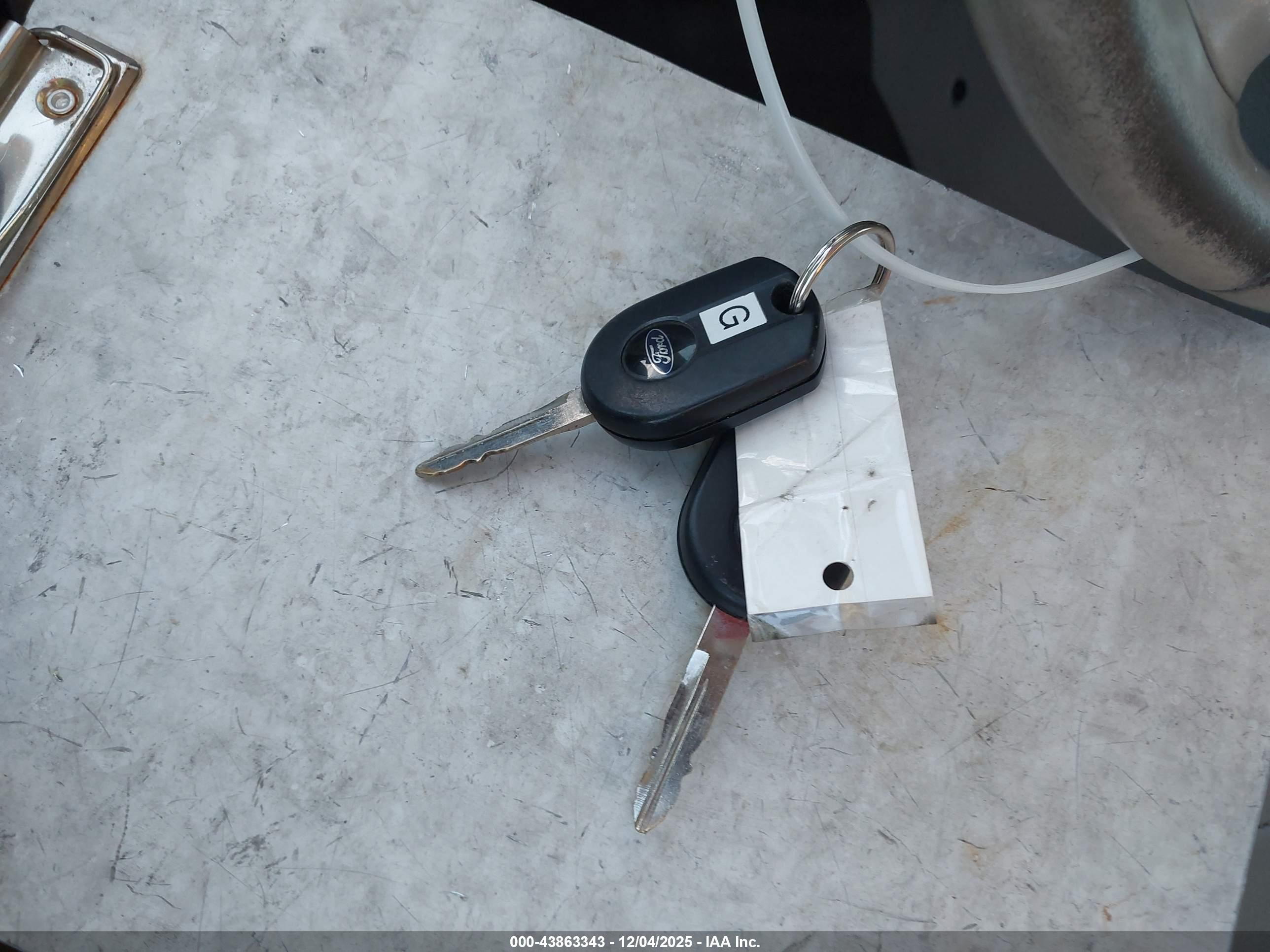 FORD ESCAPE image 11
