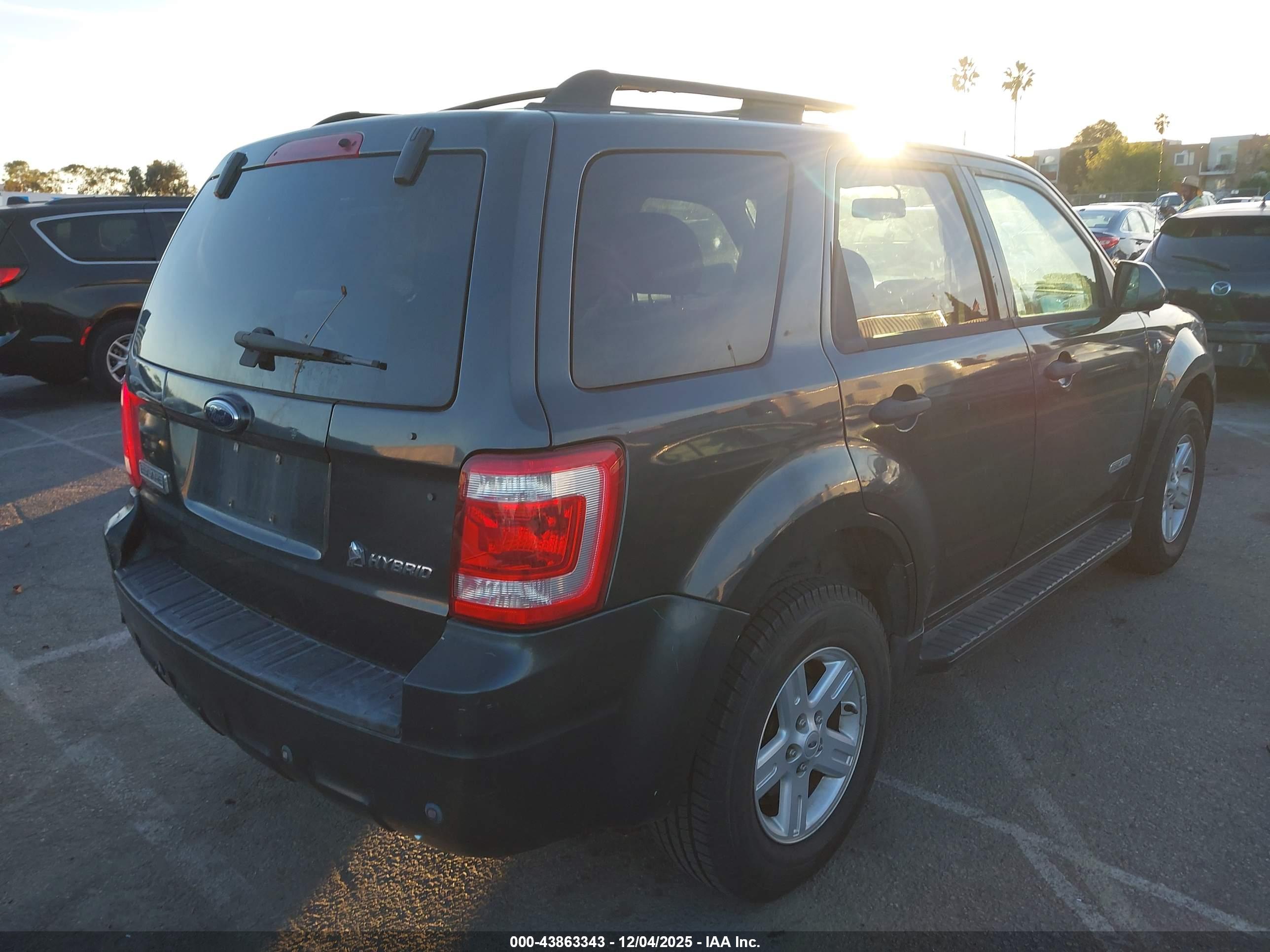 FORD ESCAPE image 4