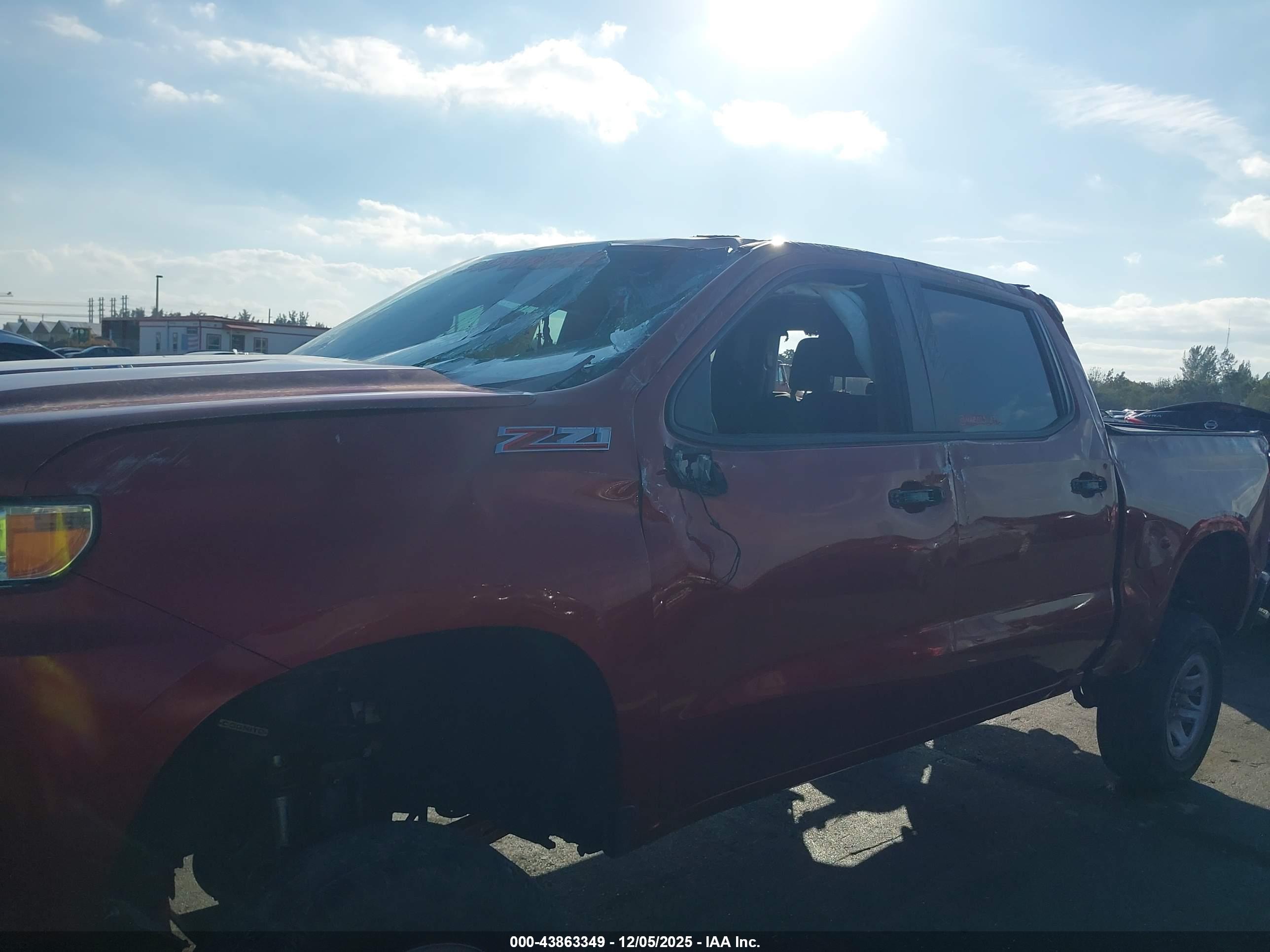 CHEVROLET SILVERADO image 6