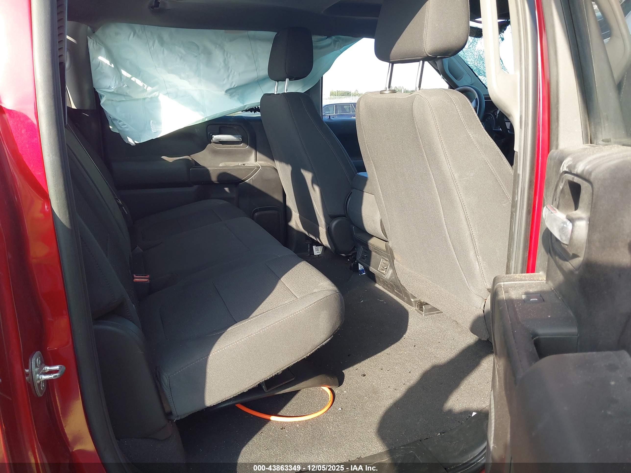CHEVROLET SILVERADO image 8
