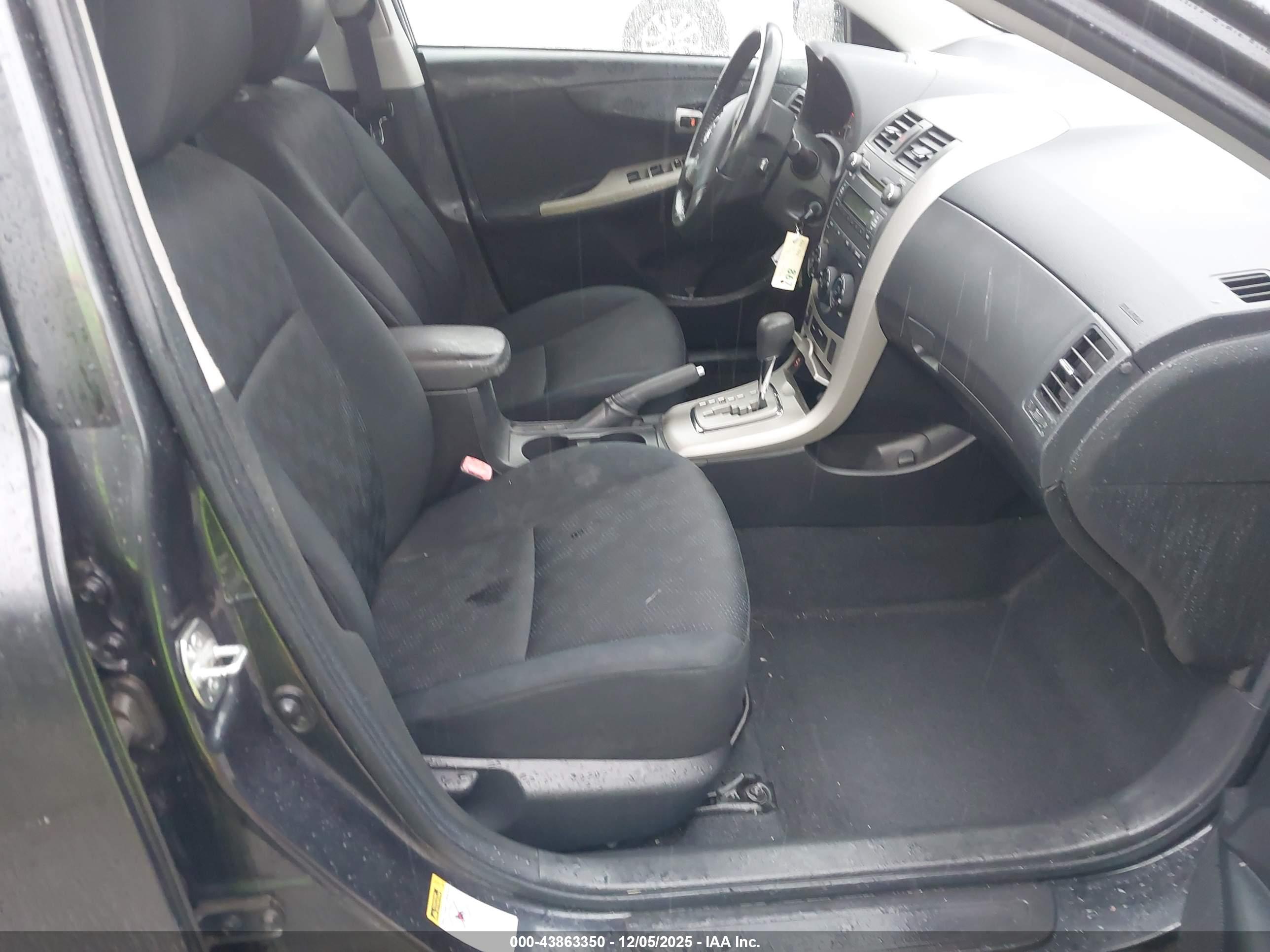 TOYOTA COROLLA image 5