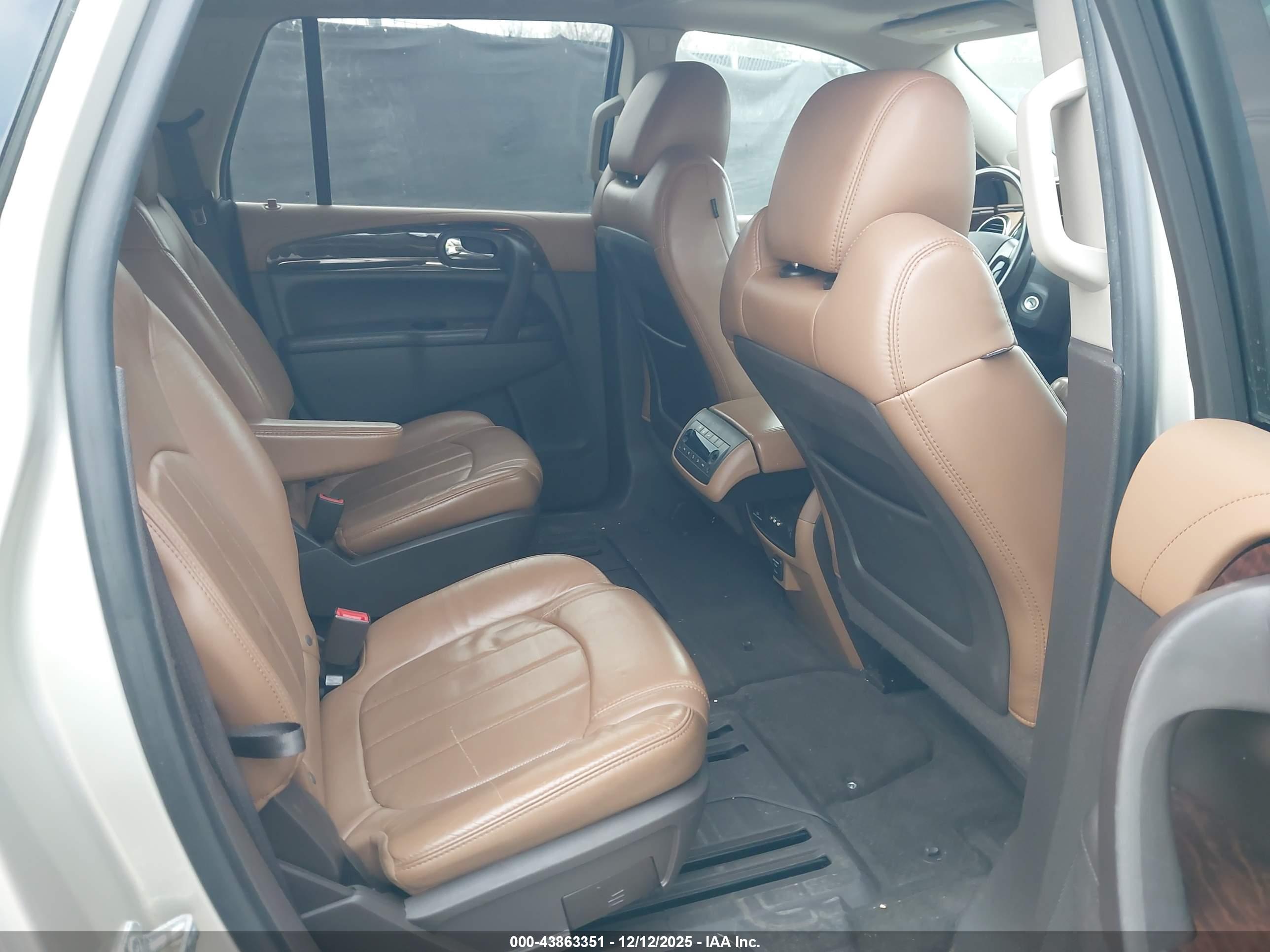 BUICK ENCLAVE image 8