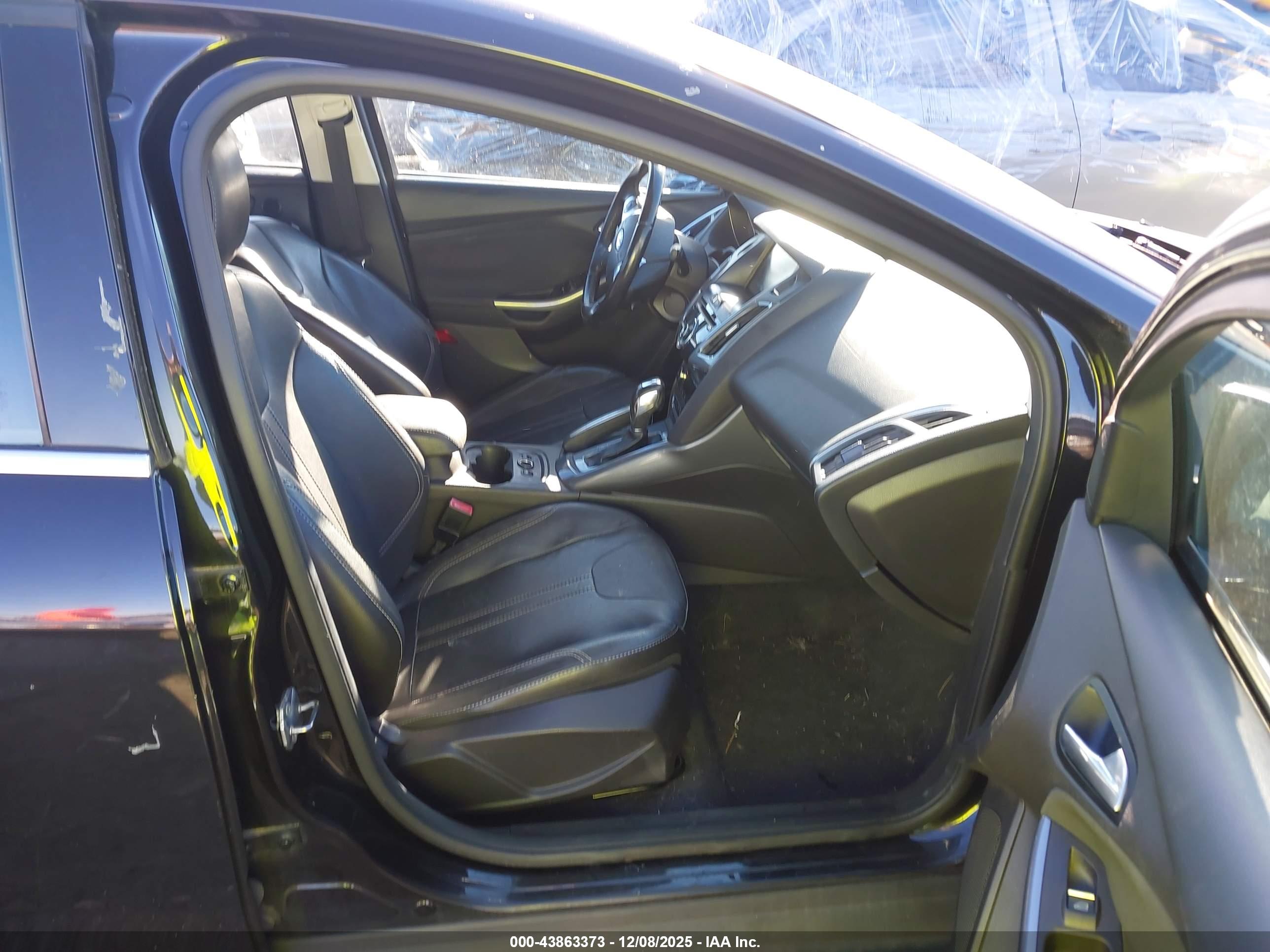 FORD FOCUS image 5