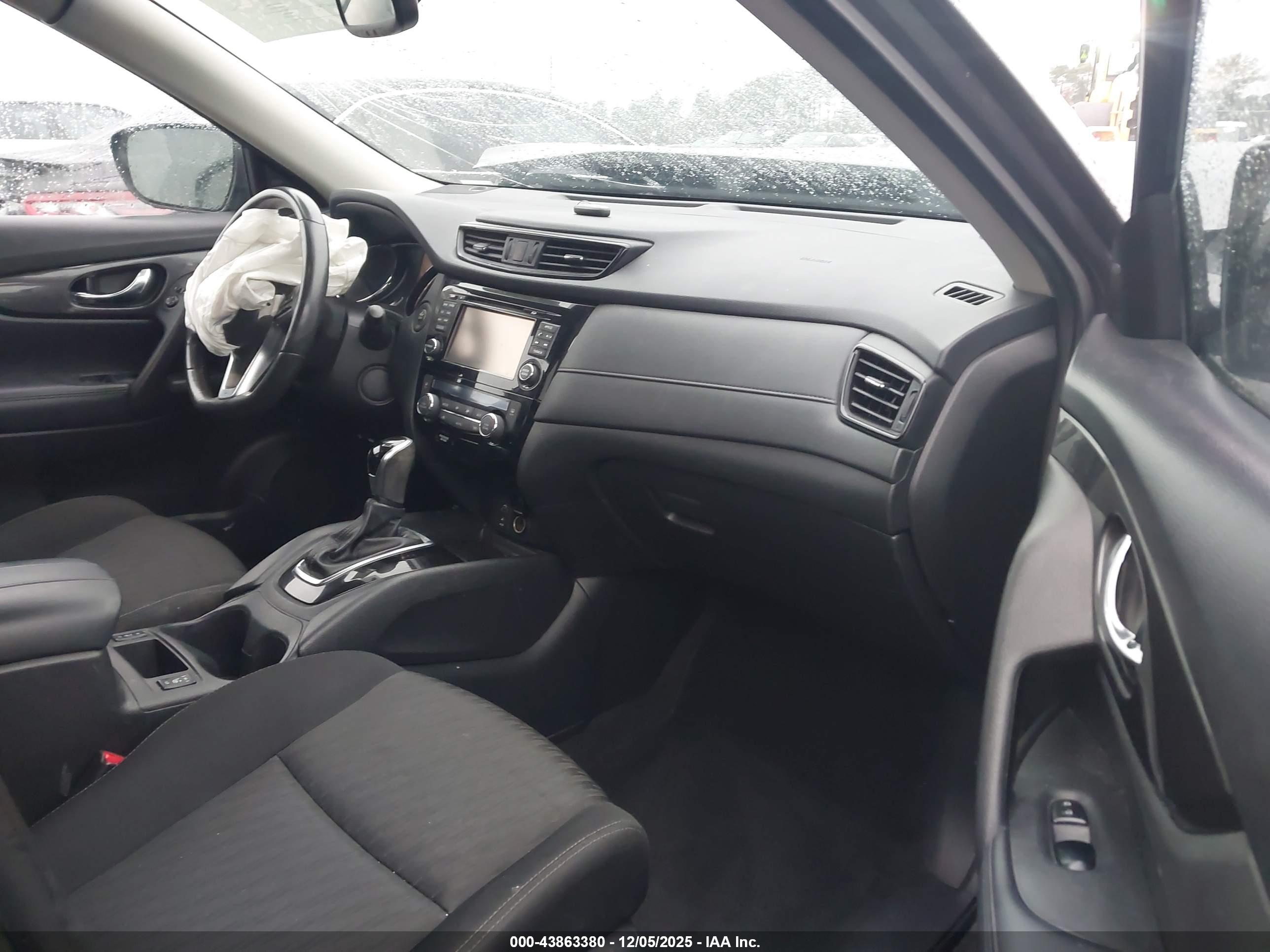 NISSAN ROGUE image 5