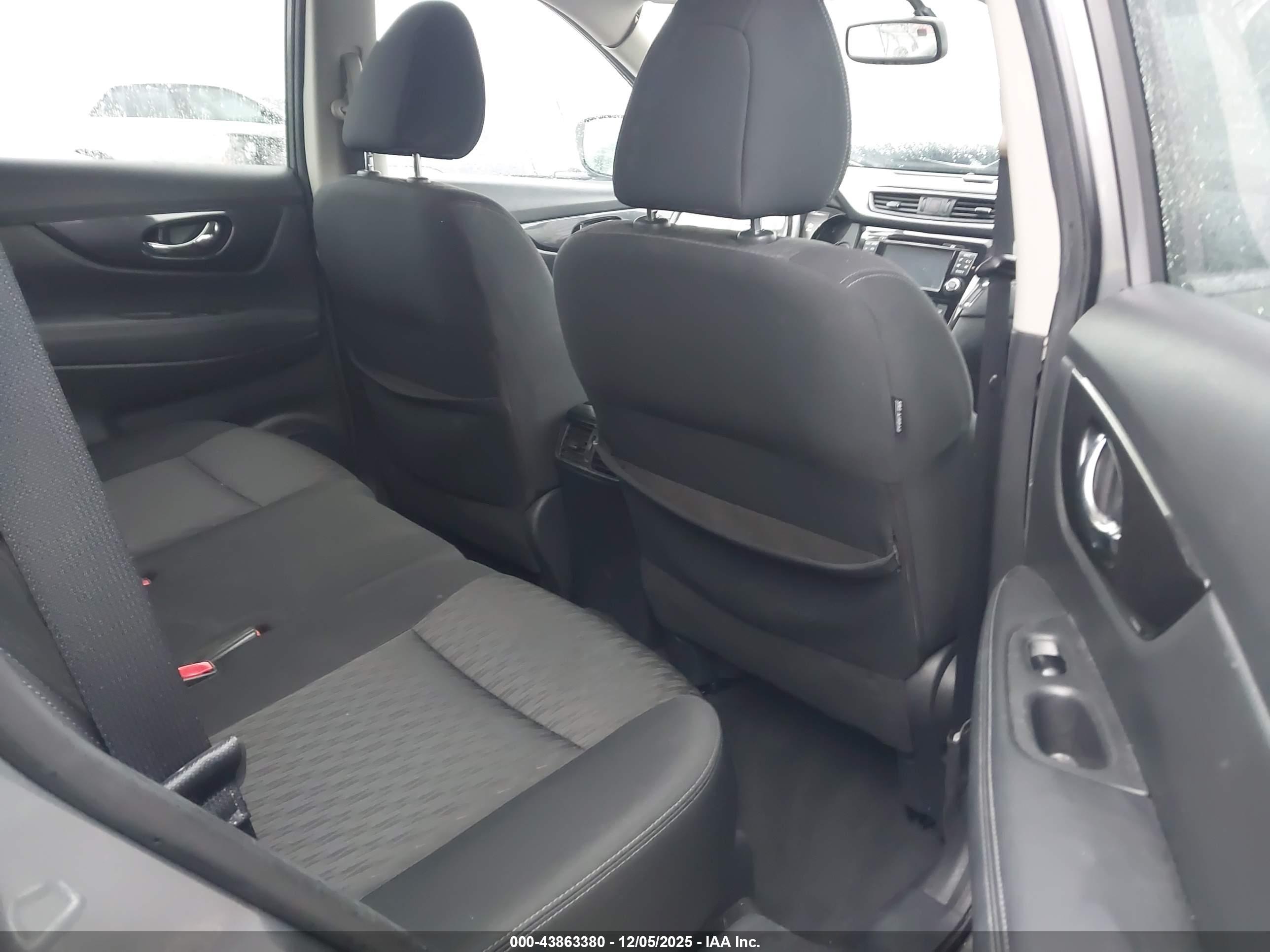 NISSAN ROGUE image 8