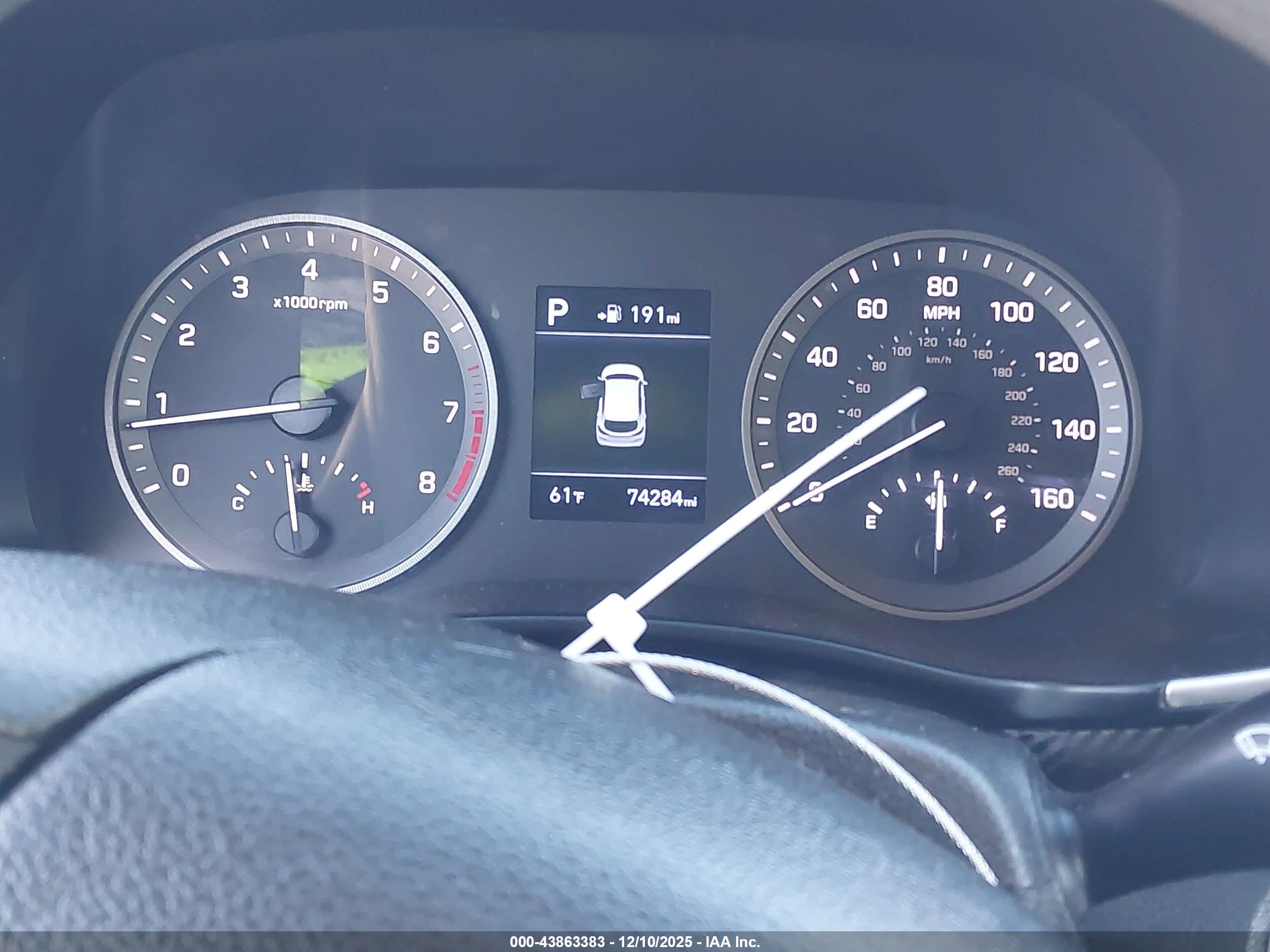 HYUNDAI TUCSON image 7