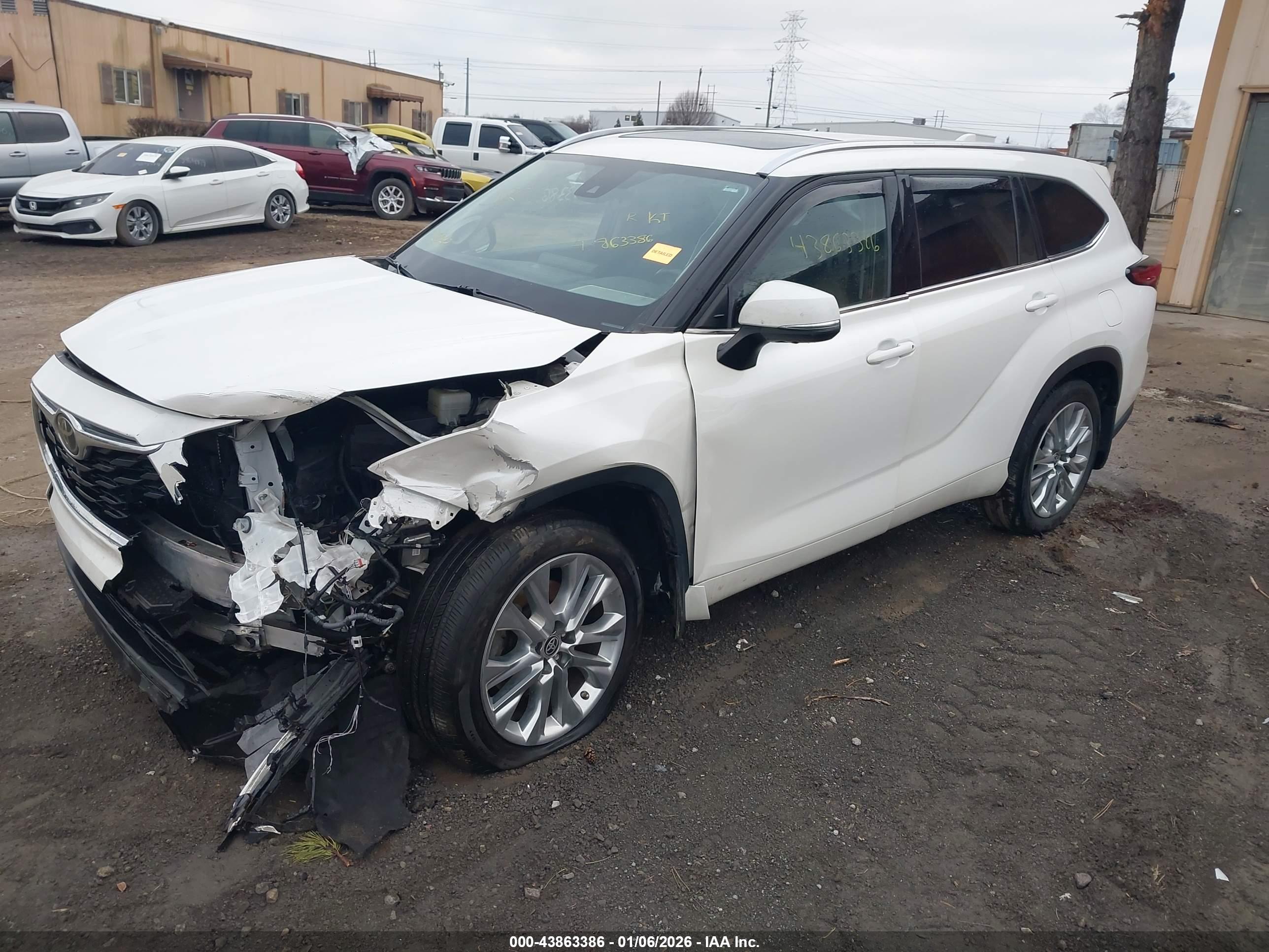TOYOTA HIGHLANDER image 2