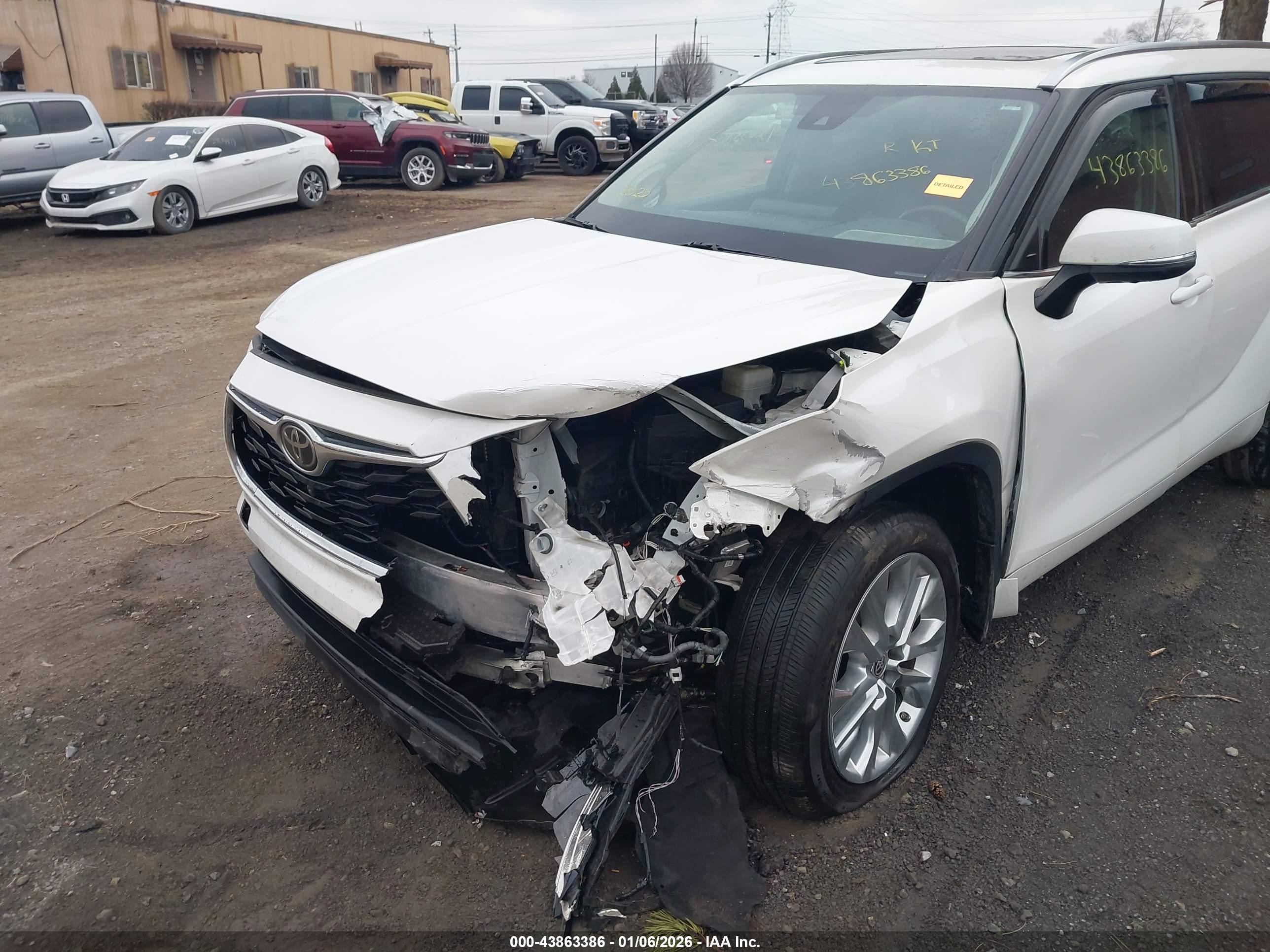TOYOTA HIGHLANDER image 6