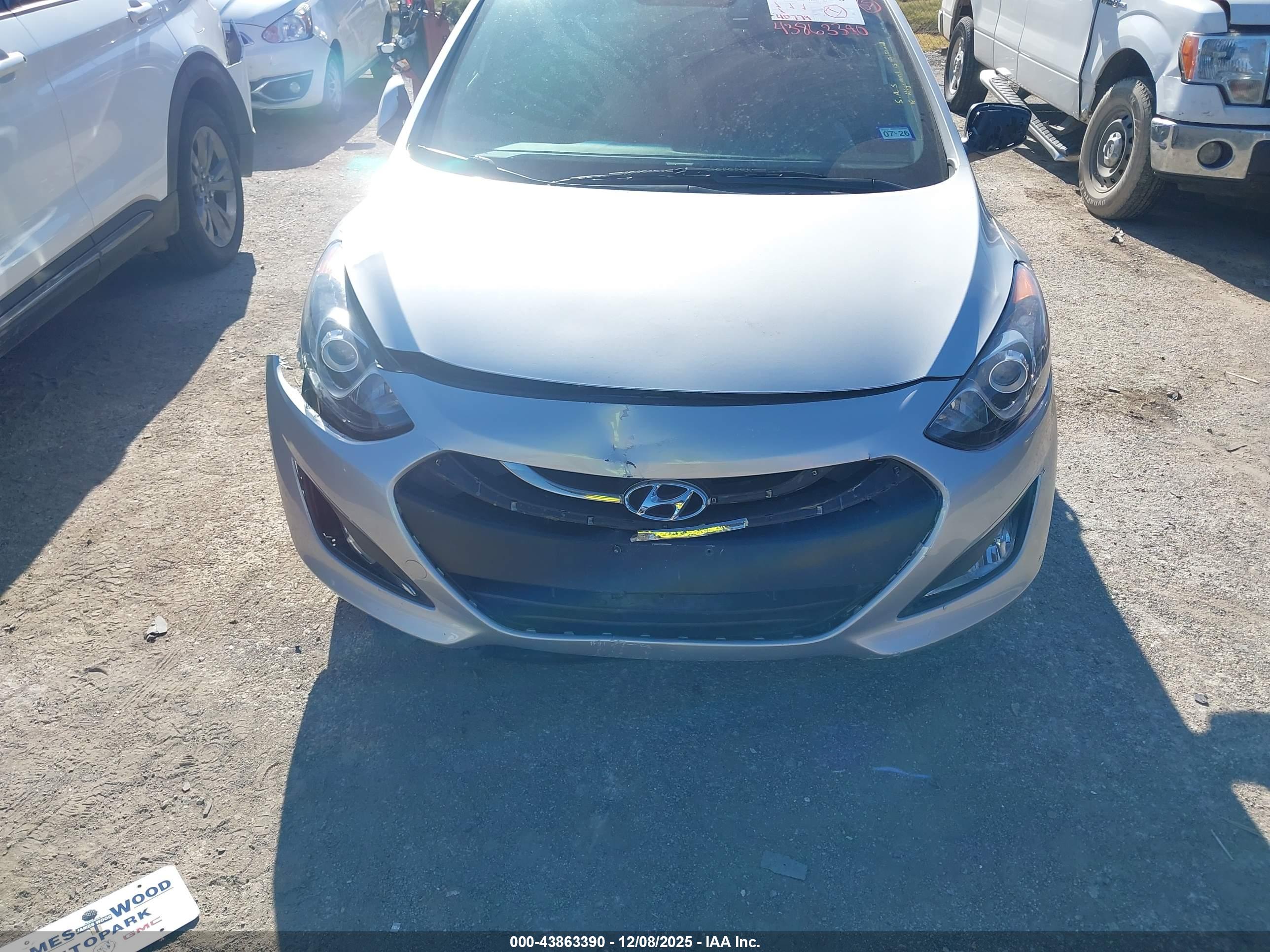 HYUNDAI ELANTRA image 6