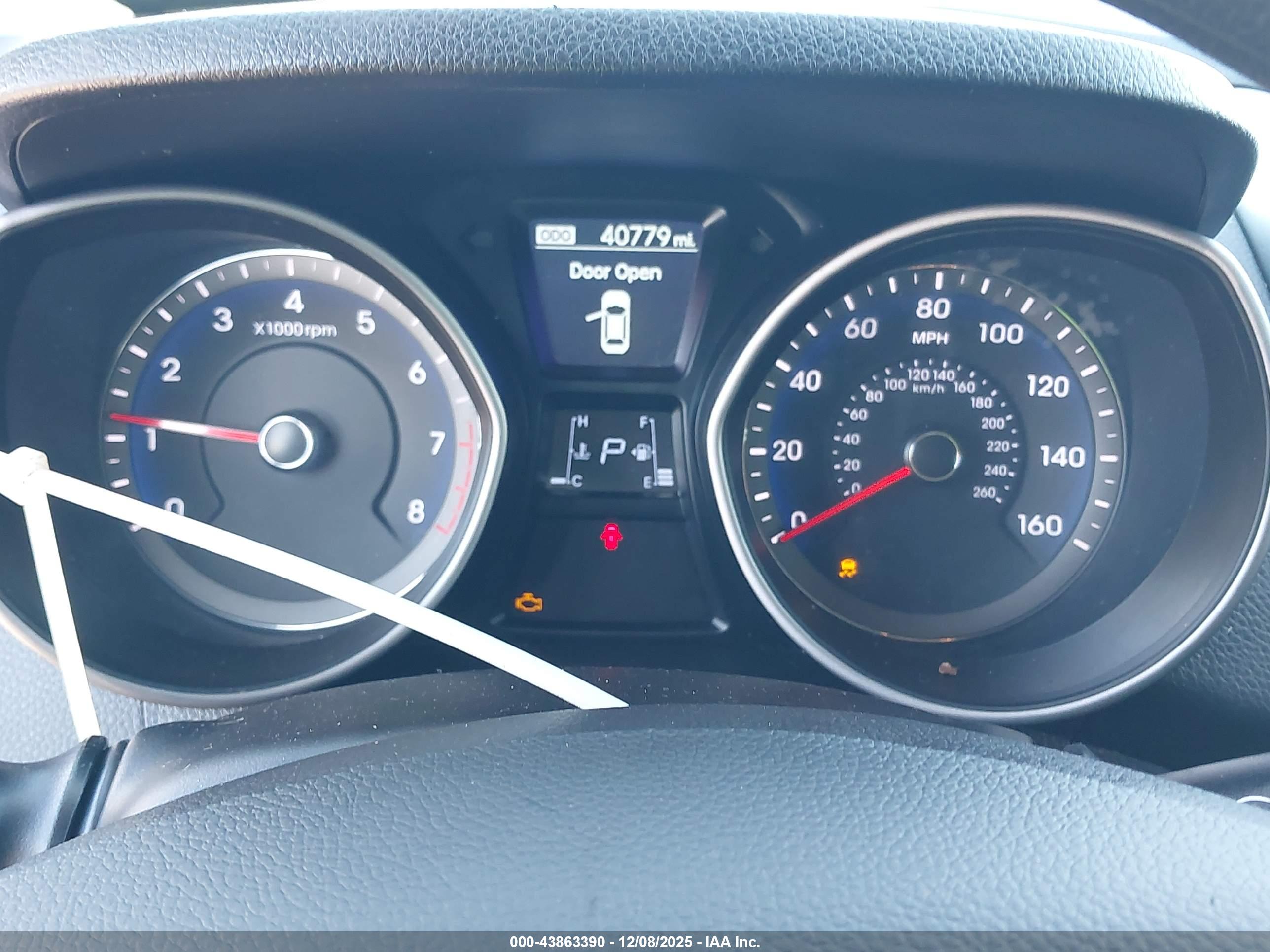 HYUNDAI ELANTRA image 7
