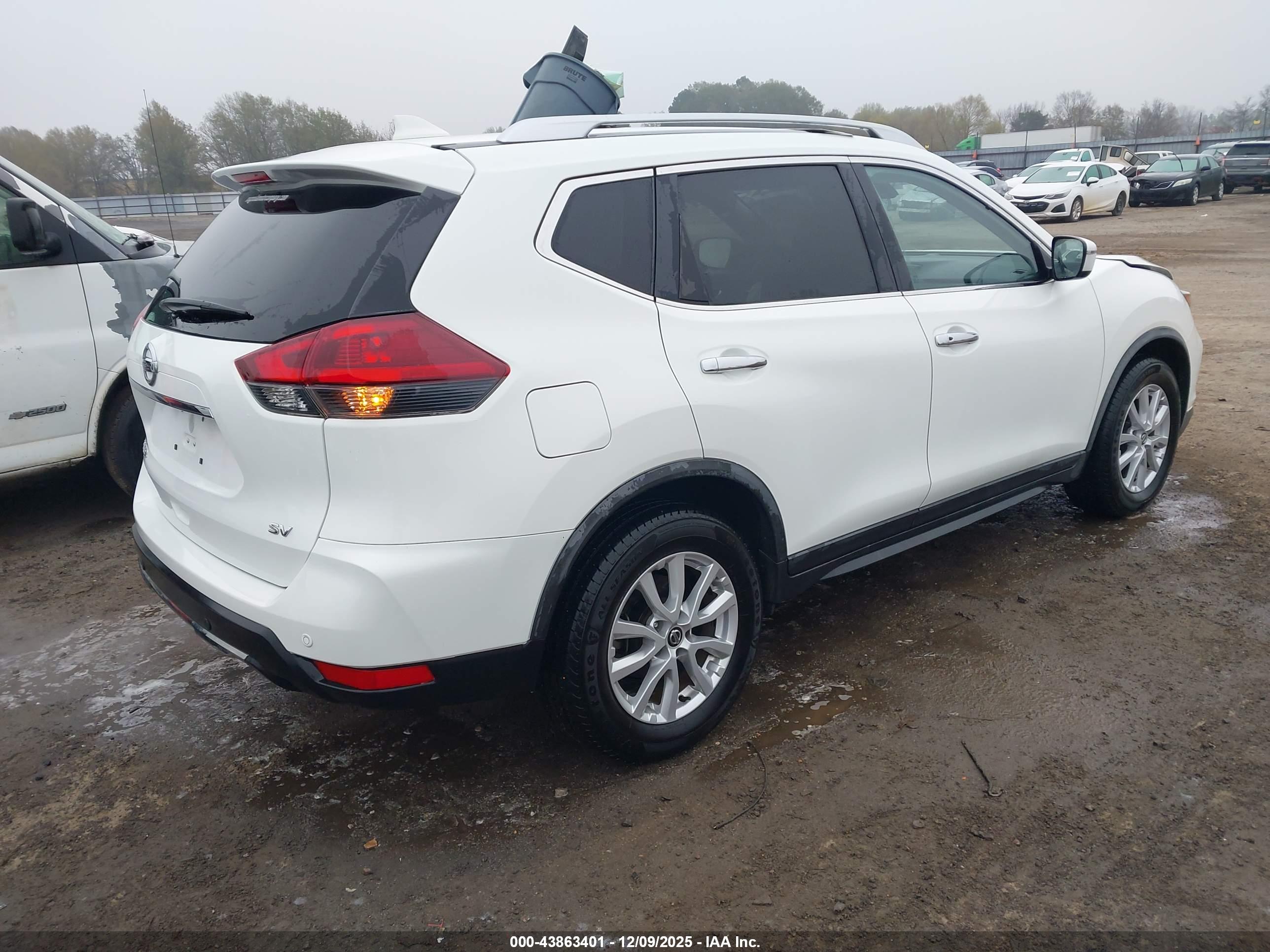 NISSAN ROGUE image 4