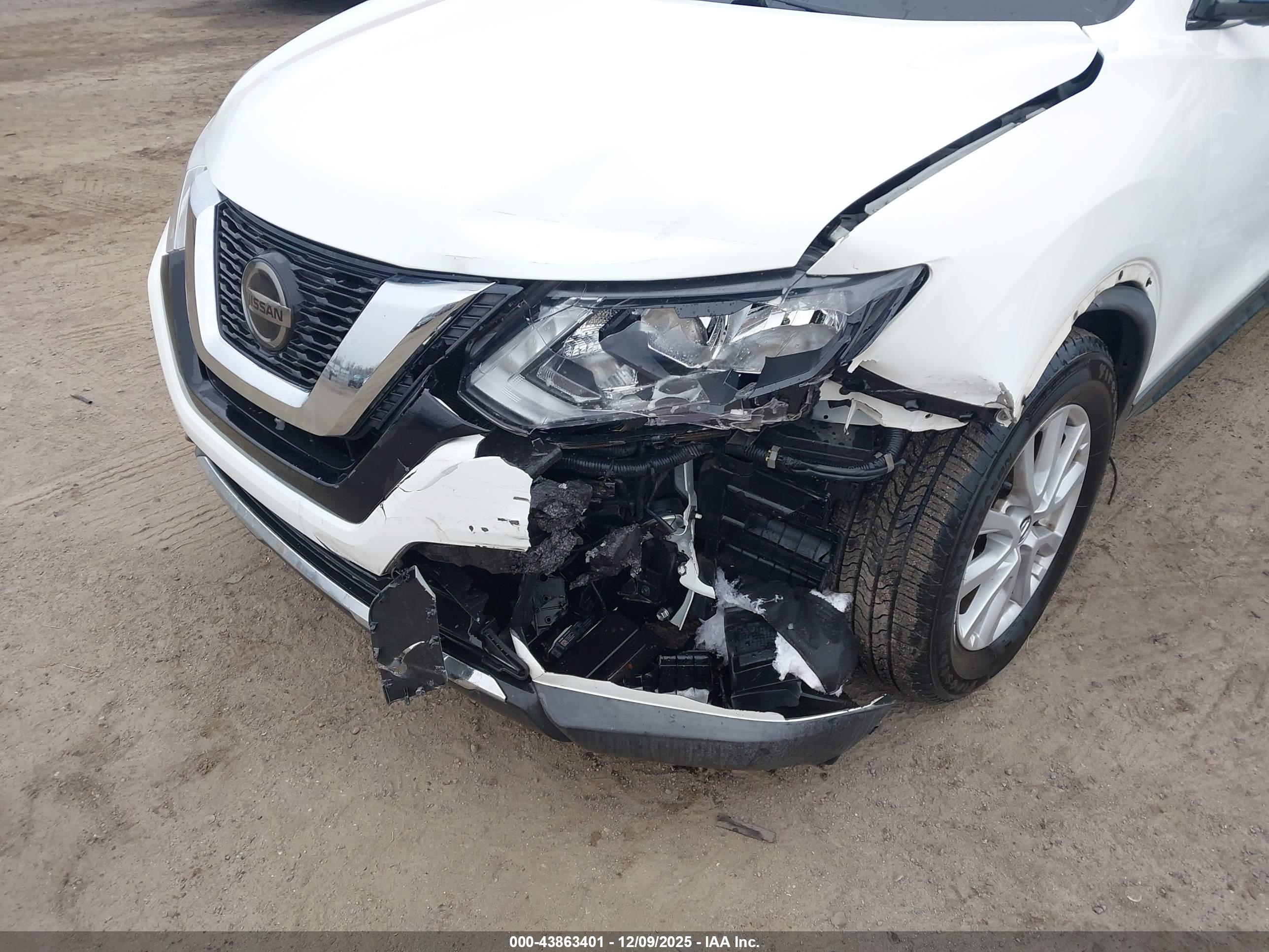 NISSAN ROGUE image 6