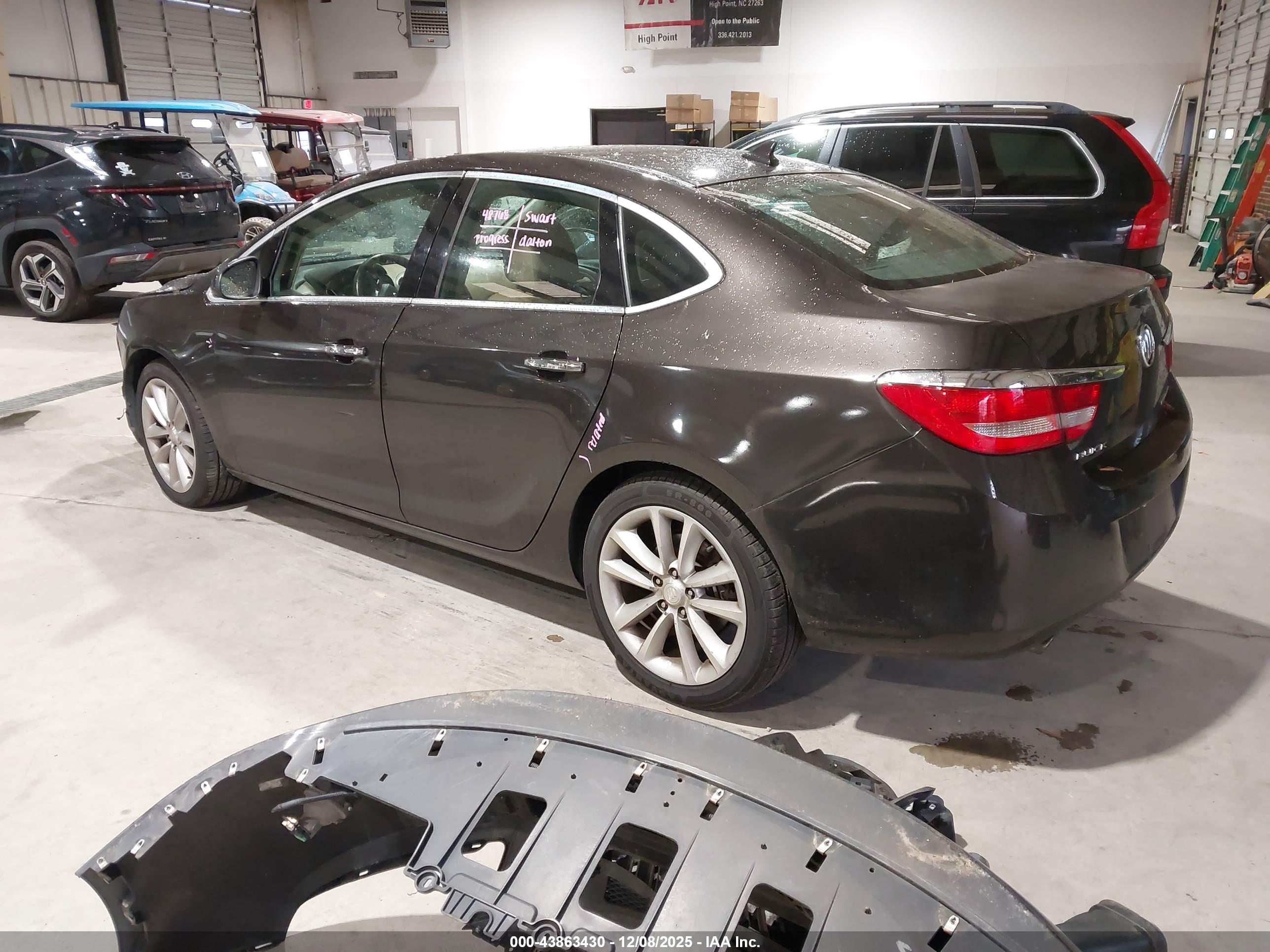 BUICK VERANO image 3