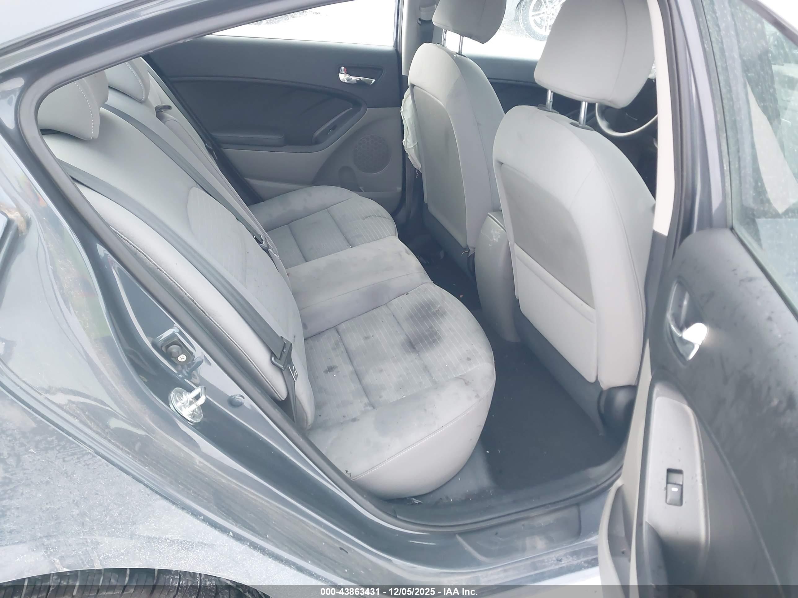 KIA FORTE image 8