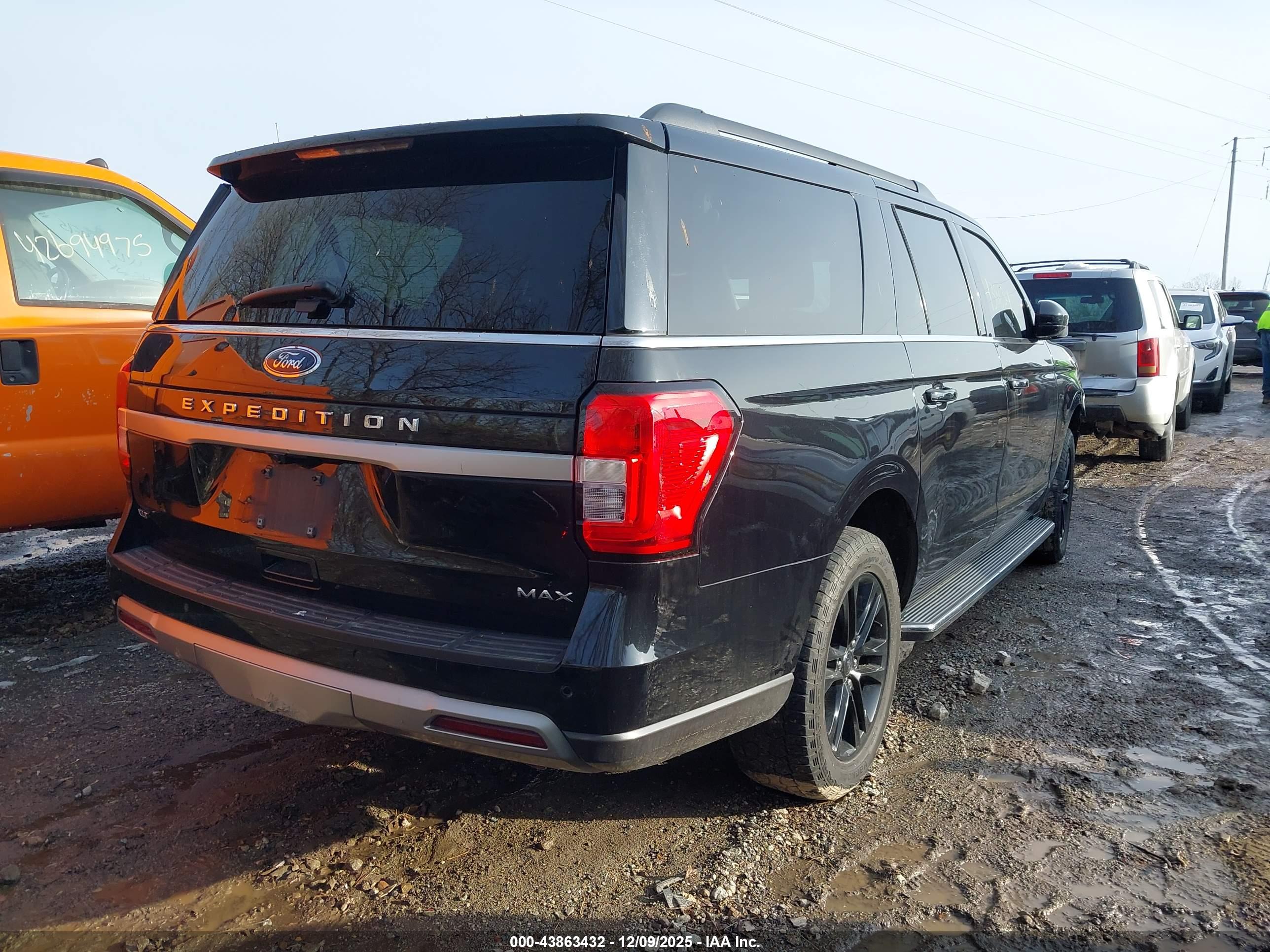 FORD EXPEDITION image 4