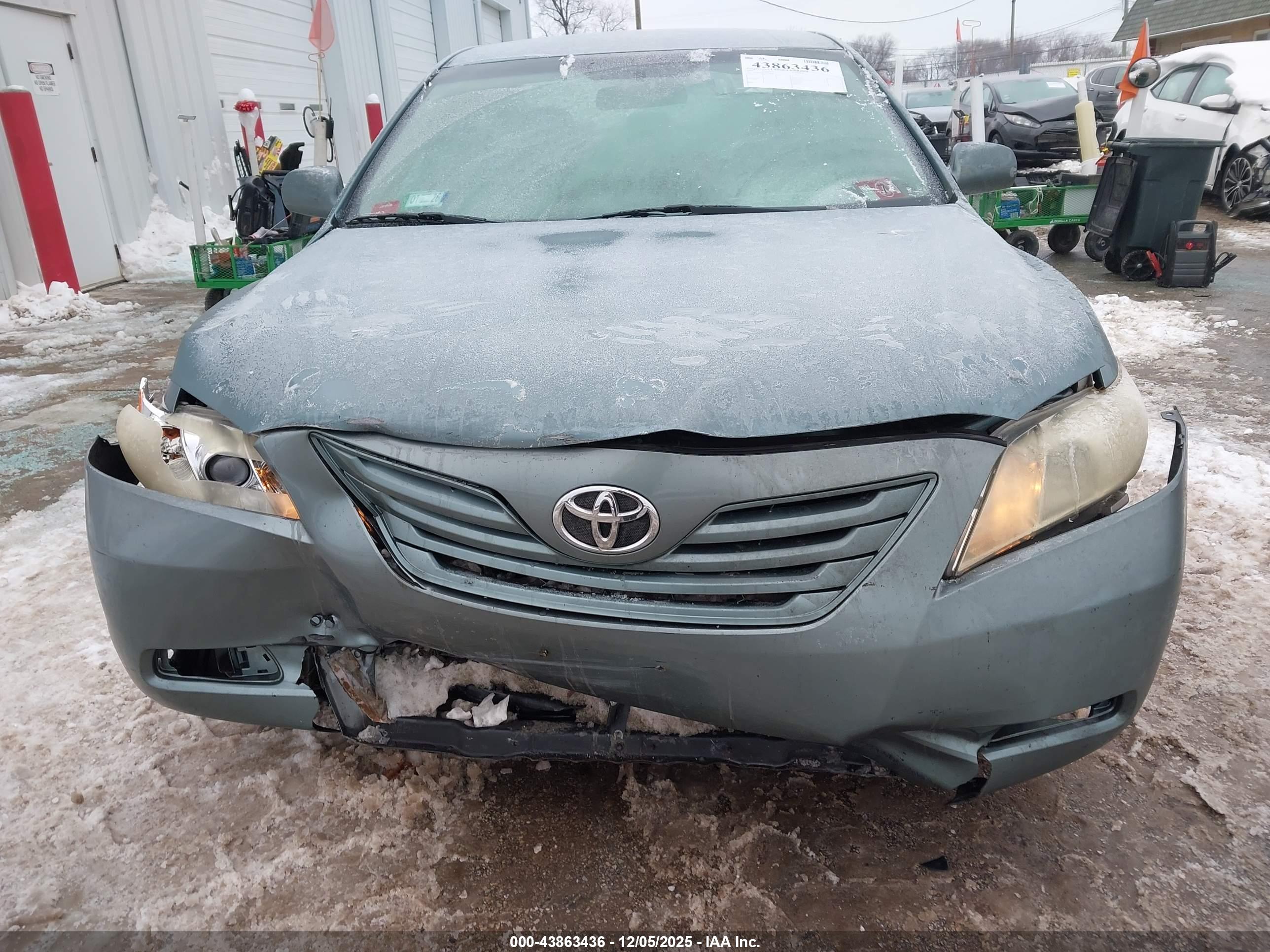 TOYOTA CAMRY image 6