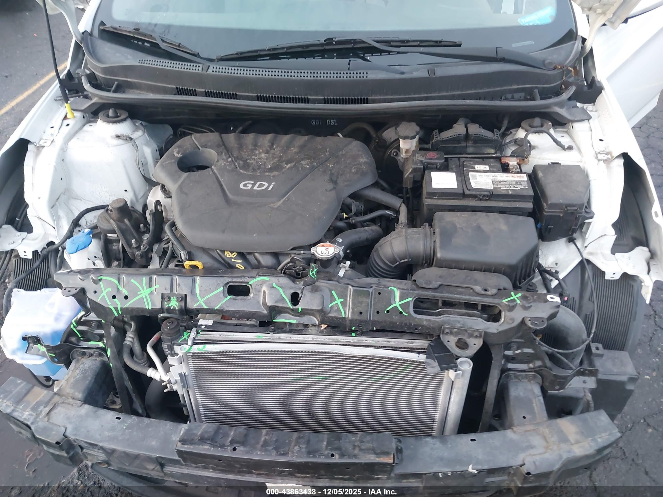 HYUNDAI ACCENT image 10