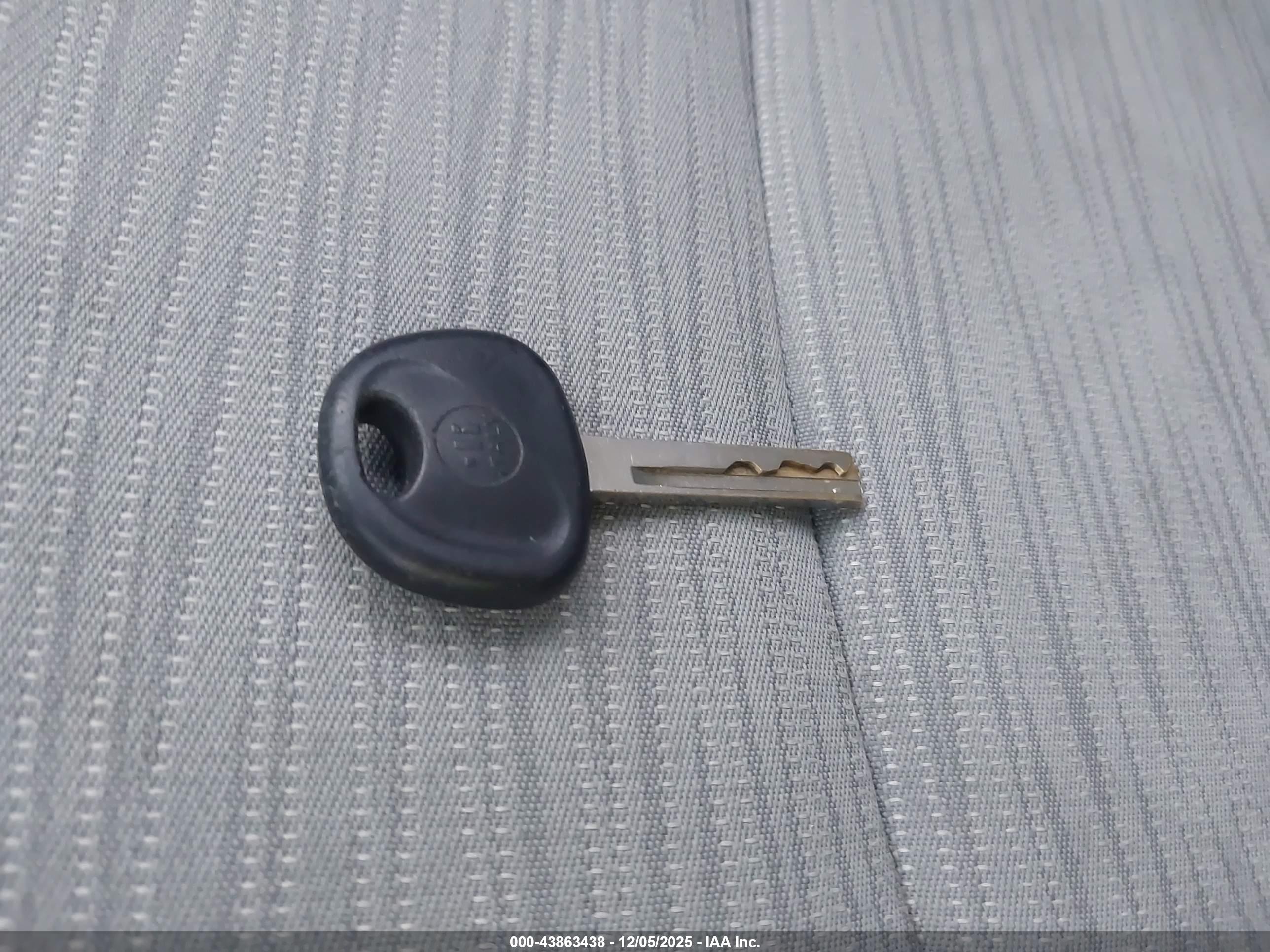 HYUNDAI ACCENT image 11