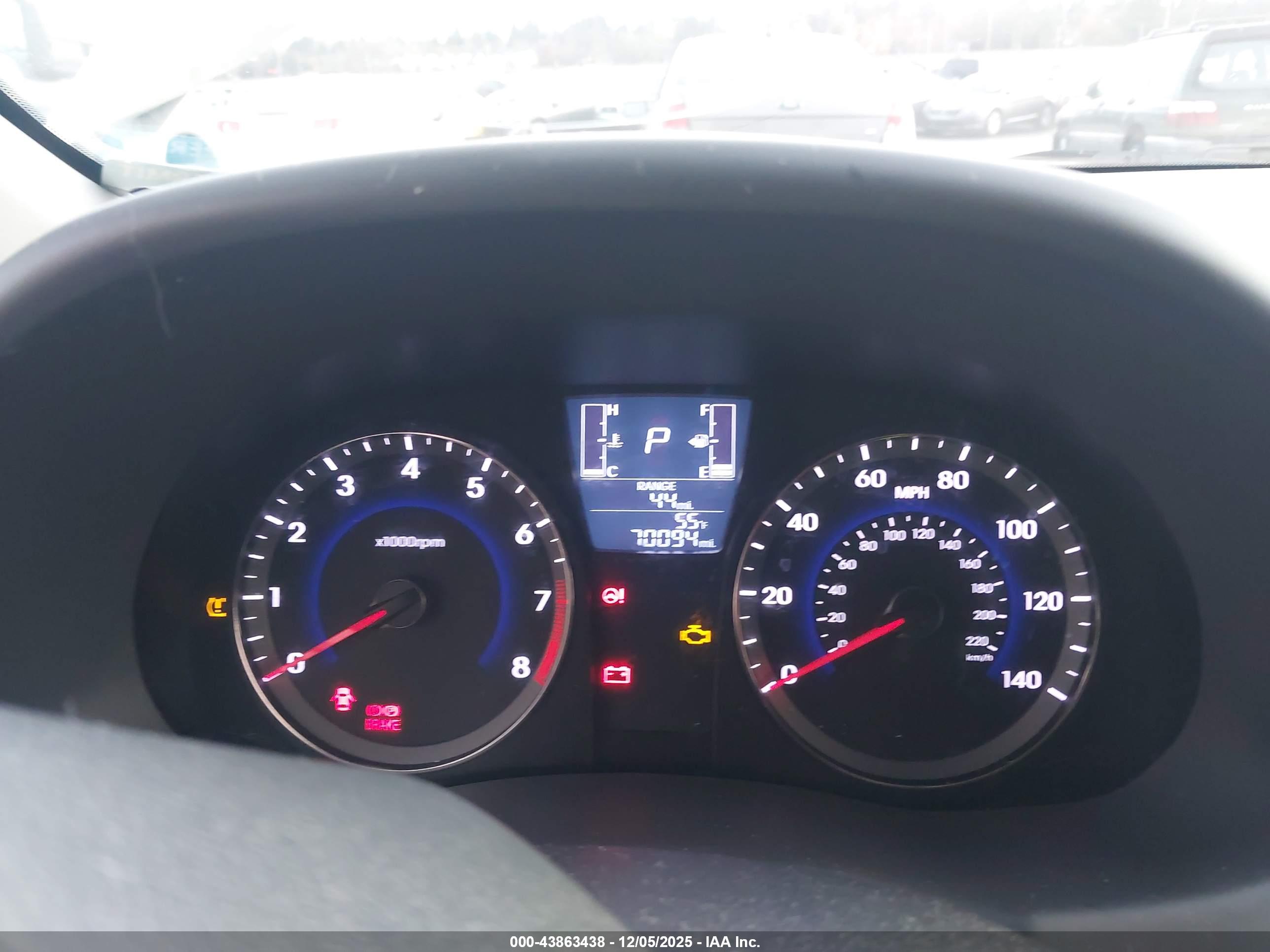 HYUNDAI ACCENT image 7