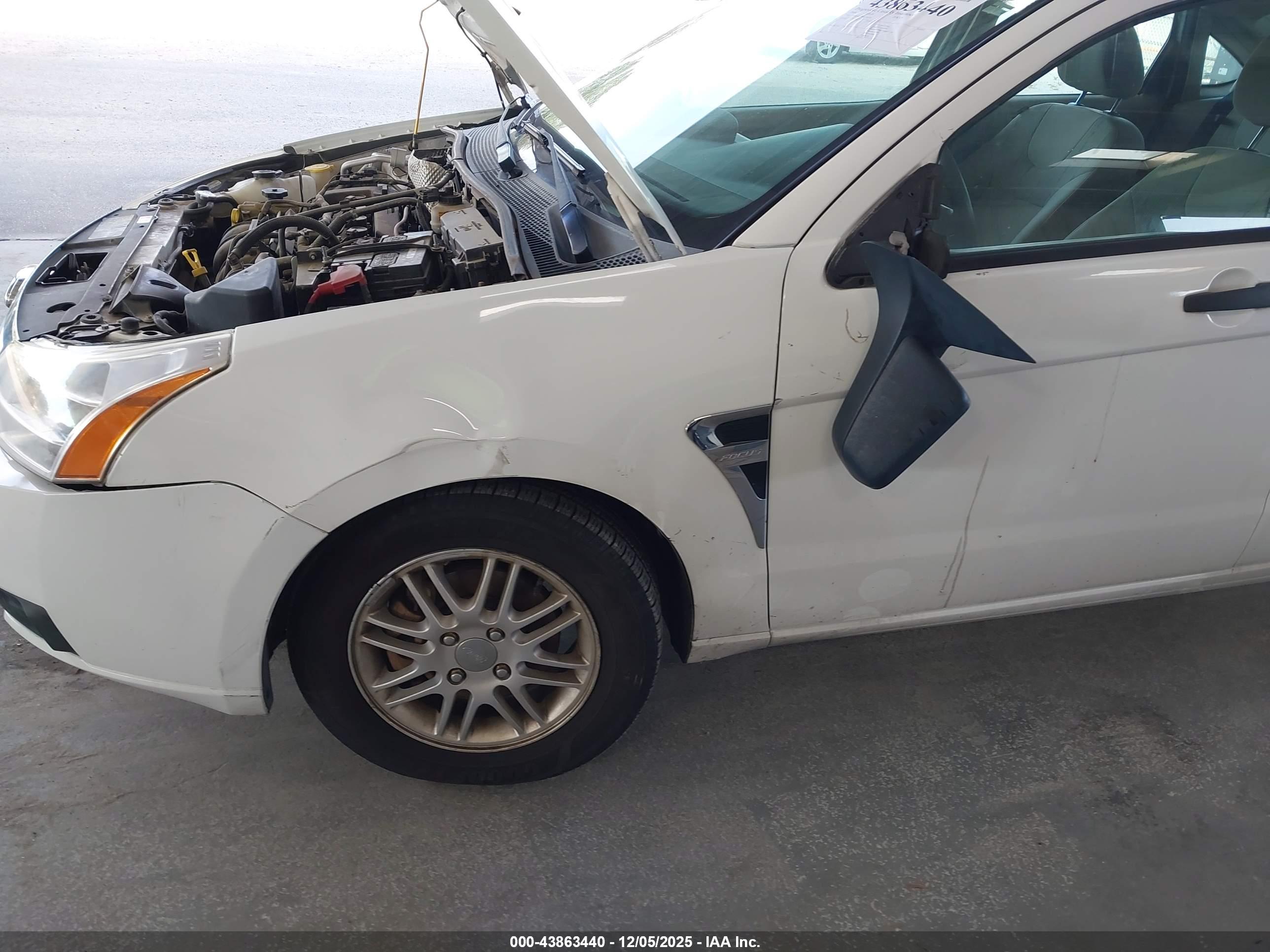 FORD FOCUS image 6