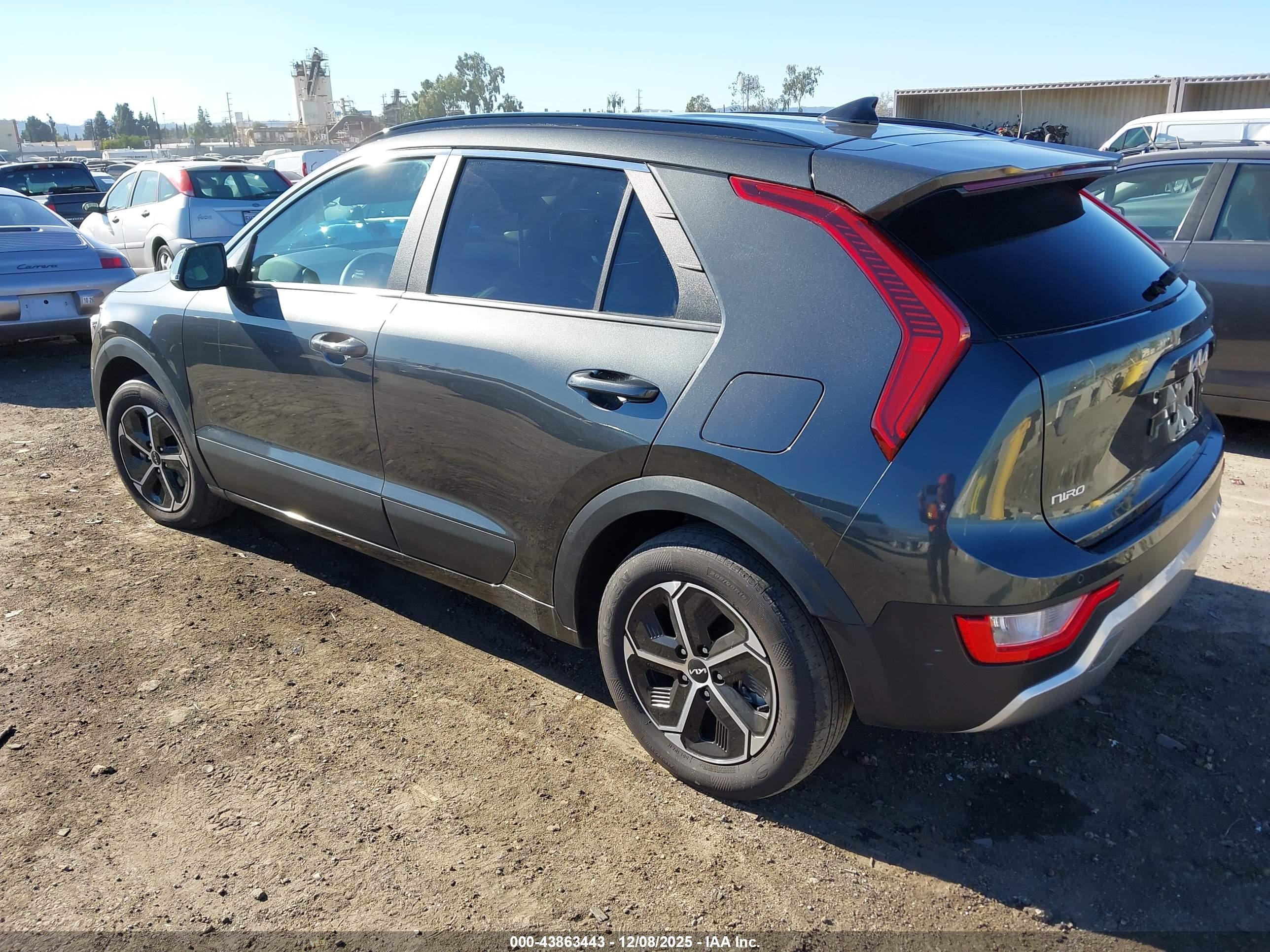 KIA NIRO image 3
