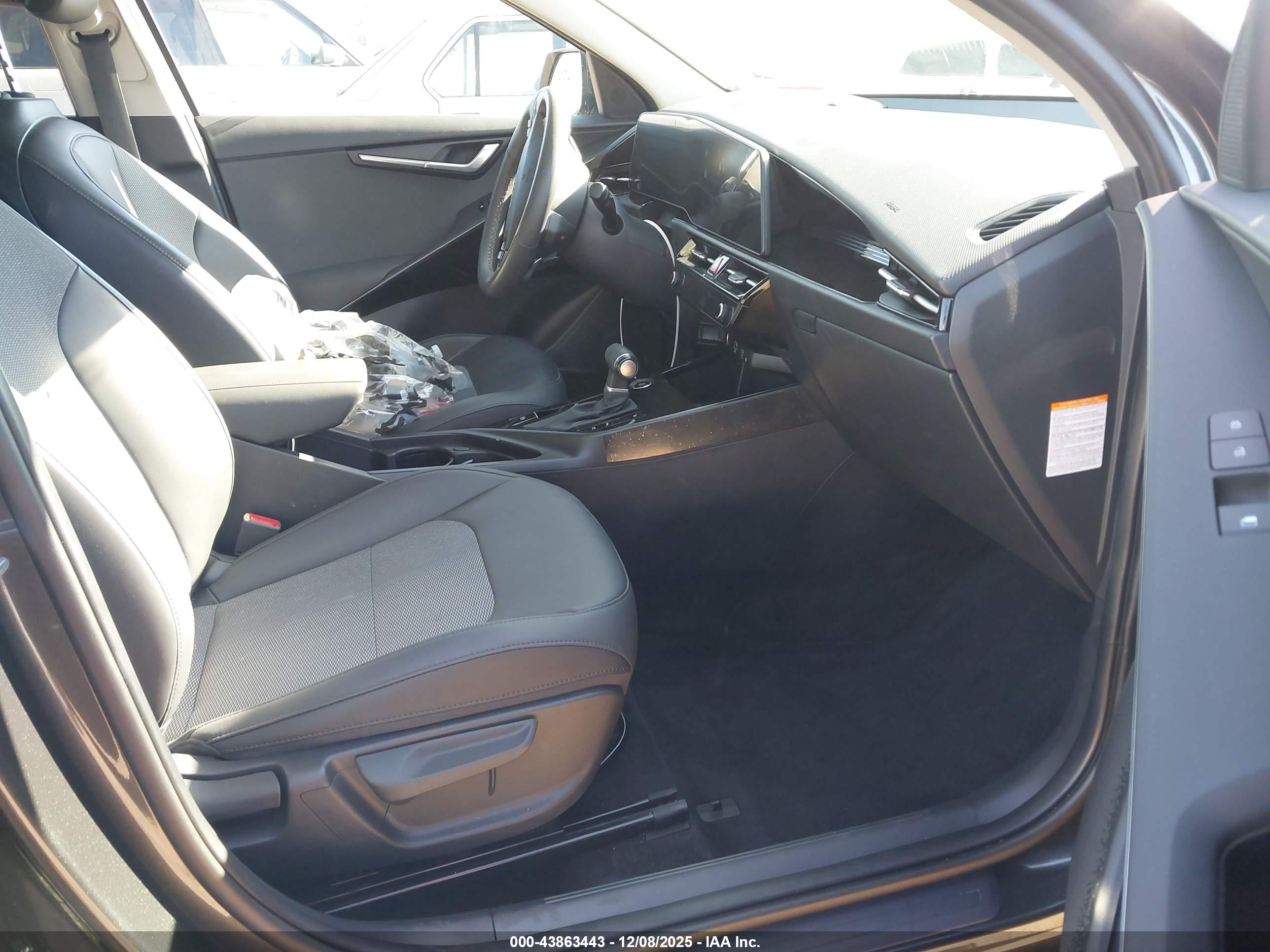 KIA NIRO image 5