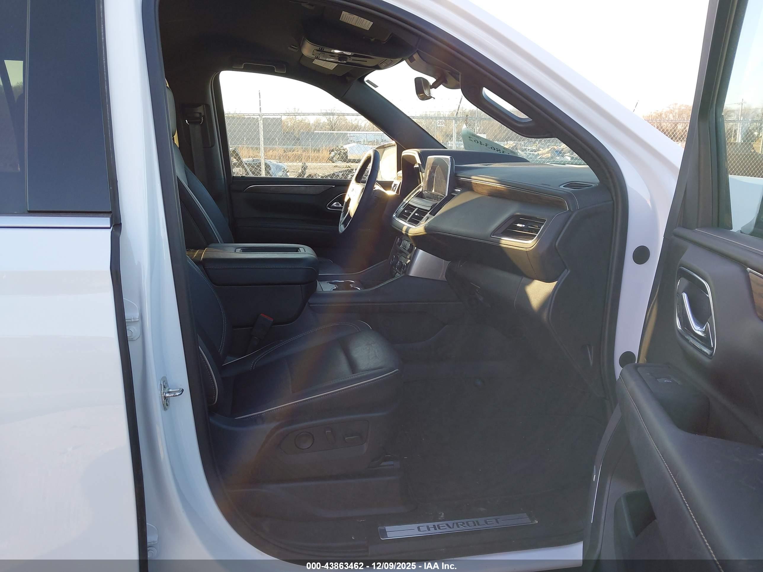 CHEVROLET TAHOE image 5