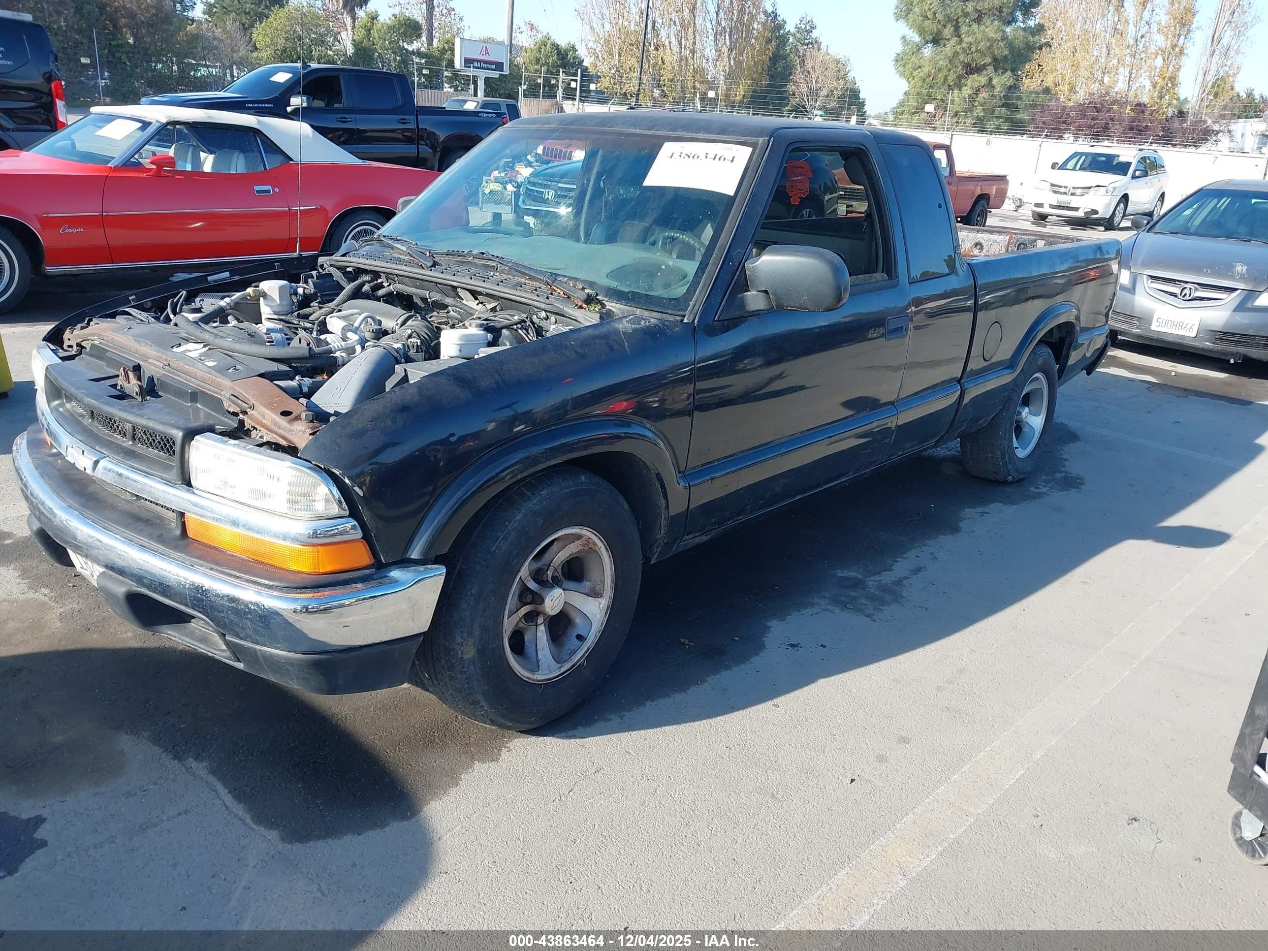 CHEVROLET S-10 image 2
